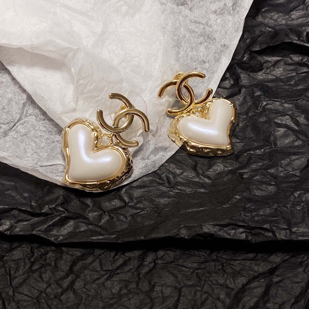 CHANEL🇫🇷Xiaoxiang earrings new style