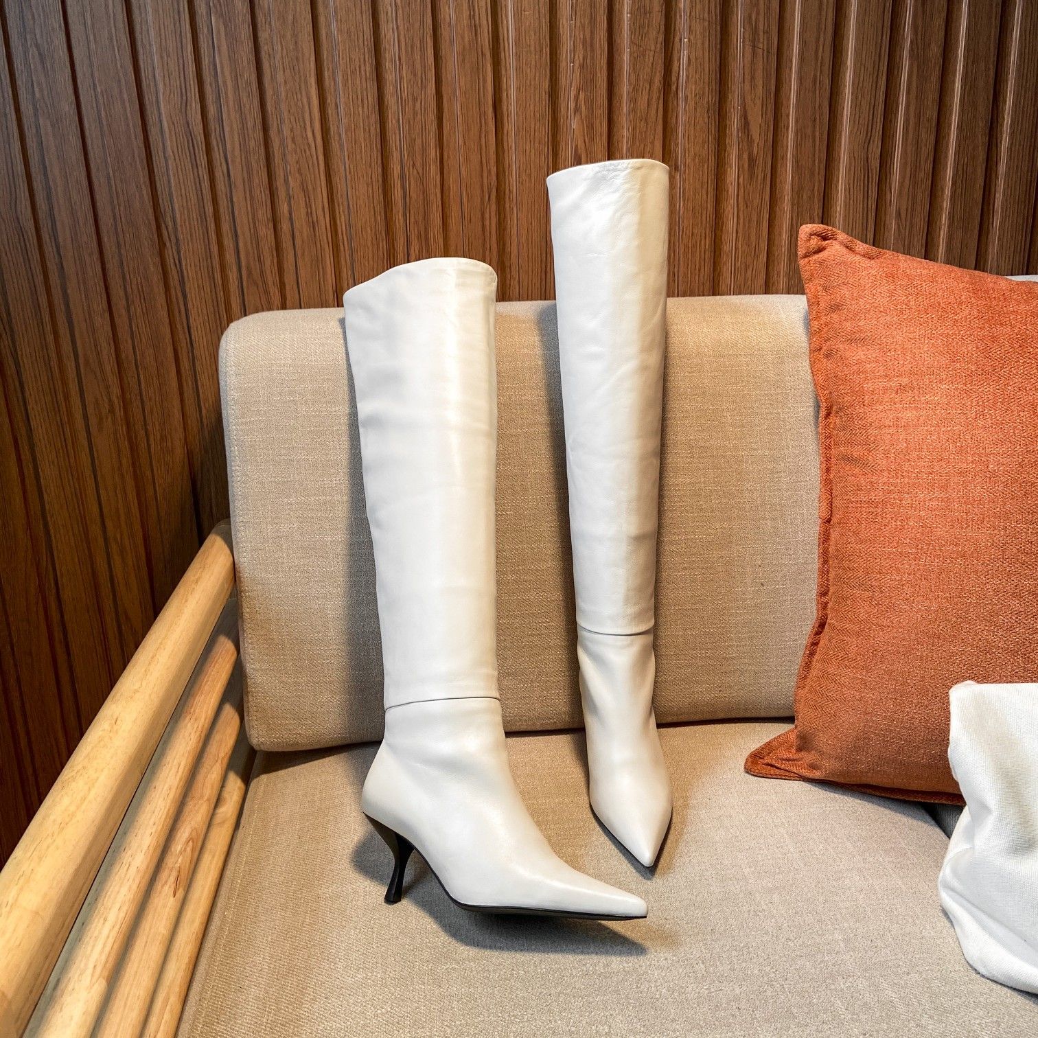 THE ROW · Autumn and winter exclusive beautiful fairy boots Original custom super soft lambskin material Heel height: 7cm