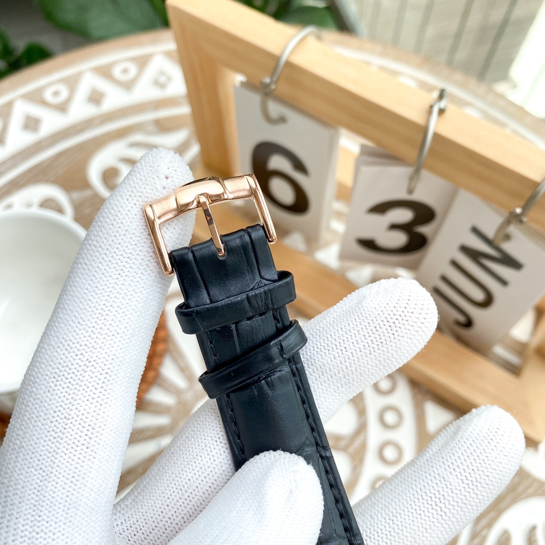 IWC- Fine men's watches Fully automatic mechanical movement, top 316 steel case and strap