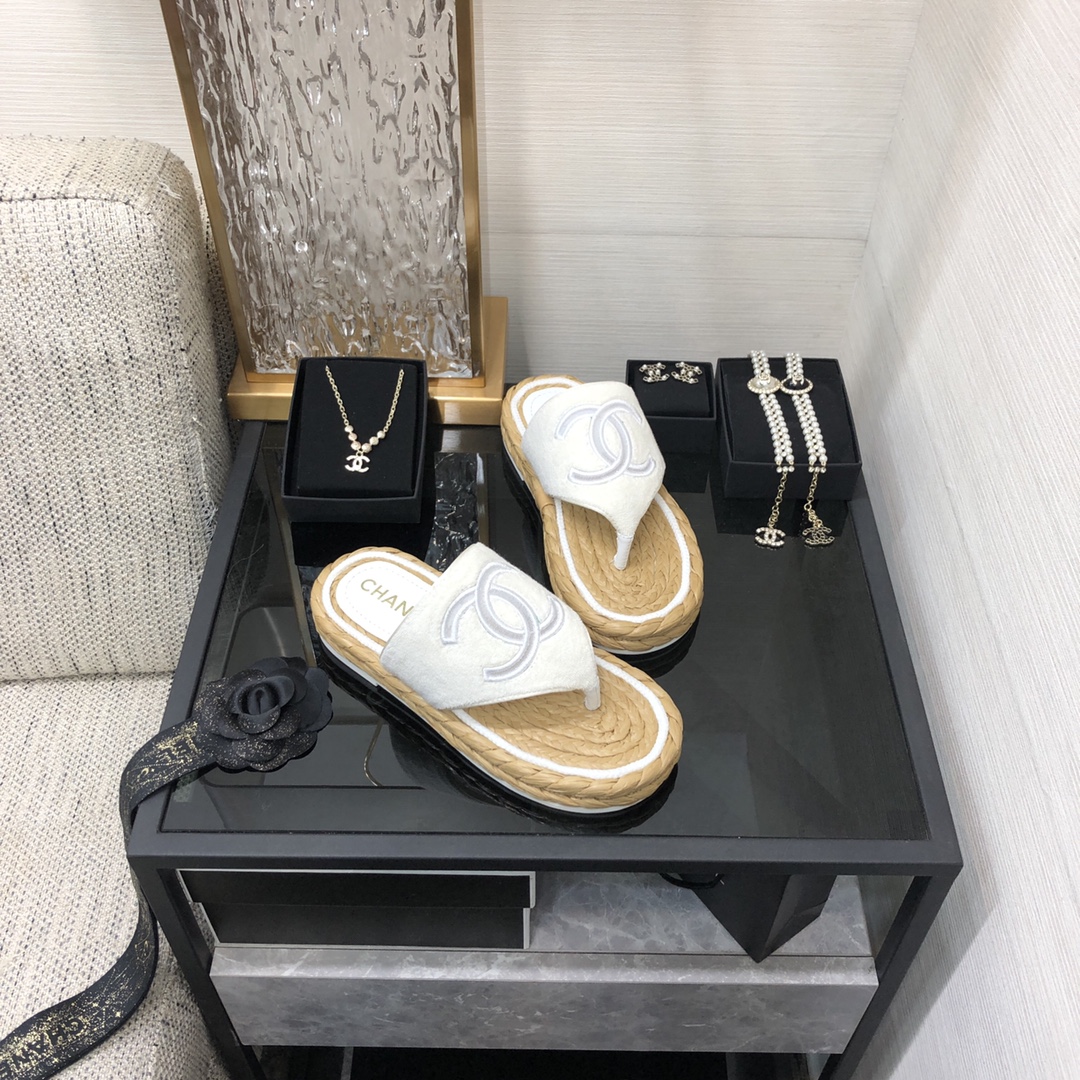 CHANEL 2022 knitted flip-flops fashionable and versatile series Imported custom towel fabric