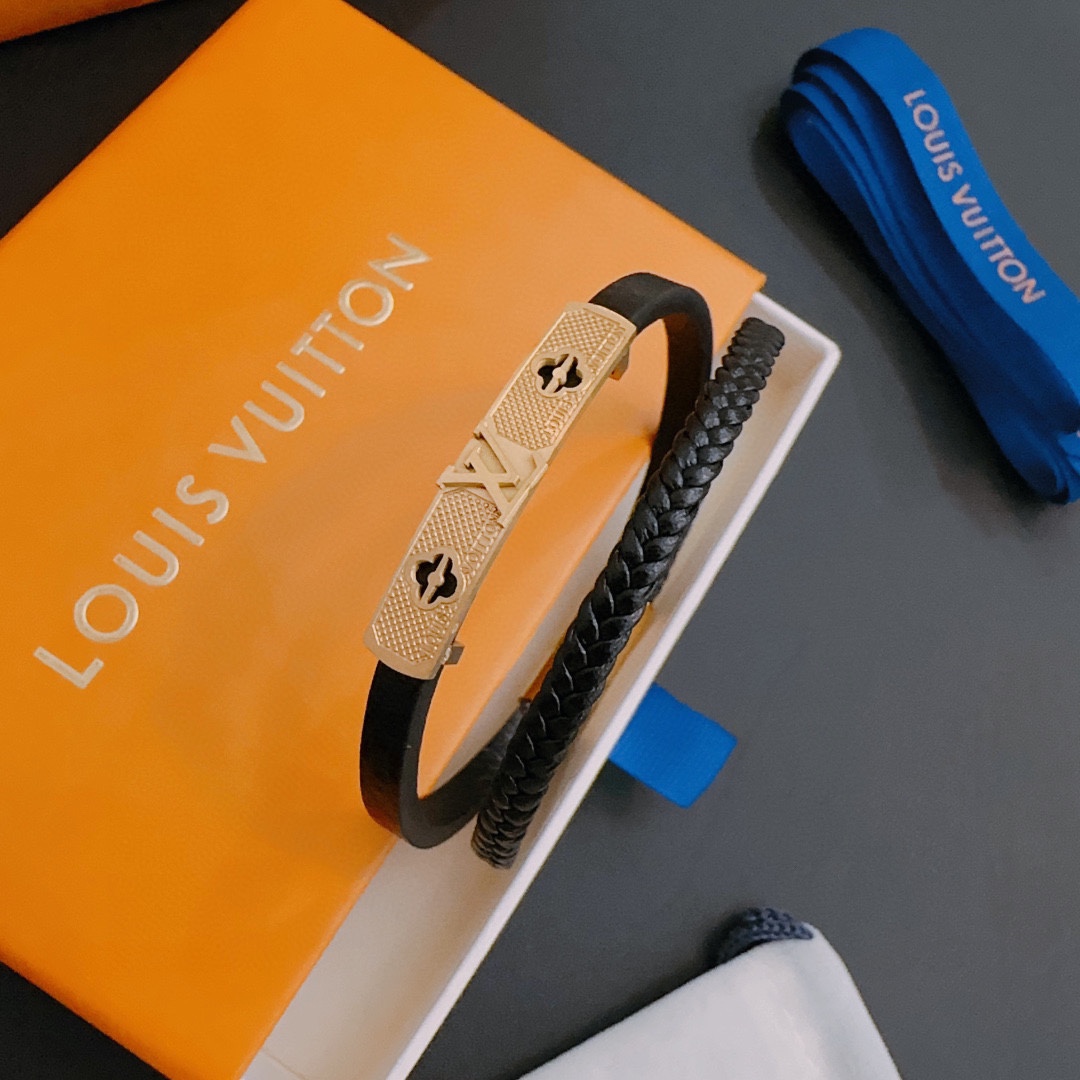 Louis Vuitton cowhide bracelet 🇷🇼 Couple's version