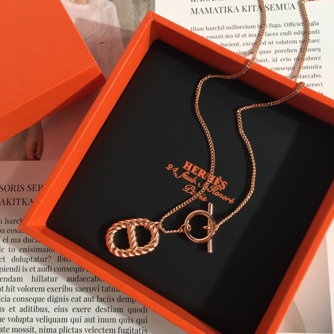 Hermes necklace