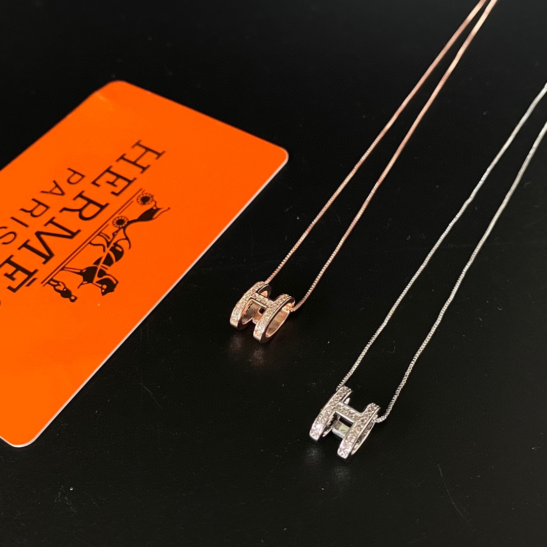 Hermes necklace
