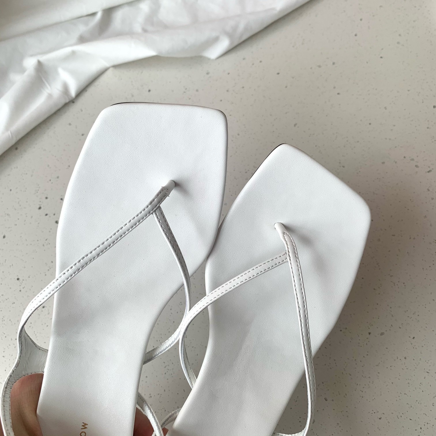 THE ROW | 𝟐𝟎𝟐𝟏/𝐒𝐒 𝐧𝐞𝐰 21/spring/summer clip-on sandals- Bespoke exclusive imported sheepskin