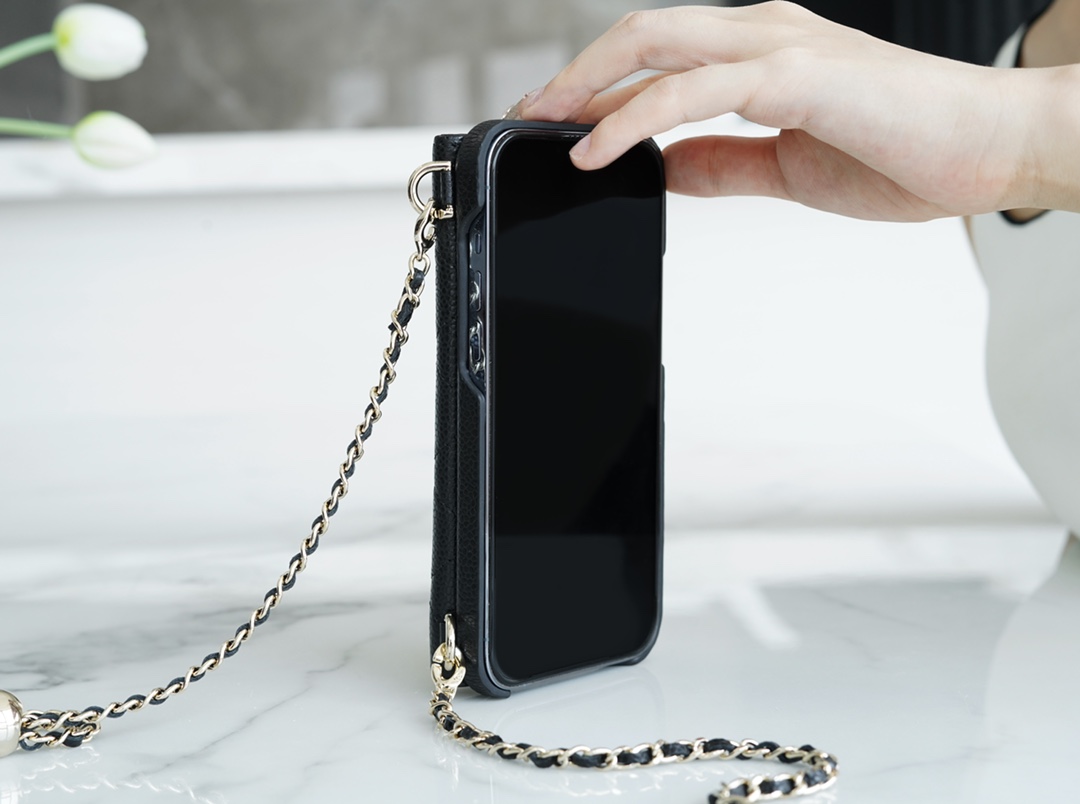 𝗖𝗛𝗔𝗘𝗡𝗟✦22P New Phone Case ❶❸ 𝙥𝙧𝙤𝙈𝙖𝙓 Black➿ (for 📱12/13pro max)