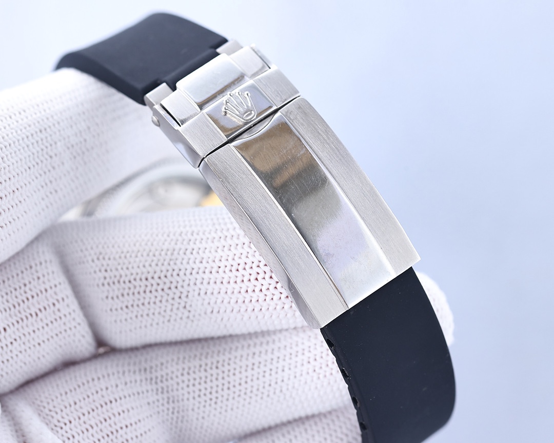 Rolex inlaid with 160 Slower diamonds