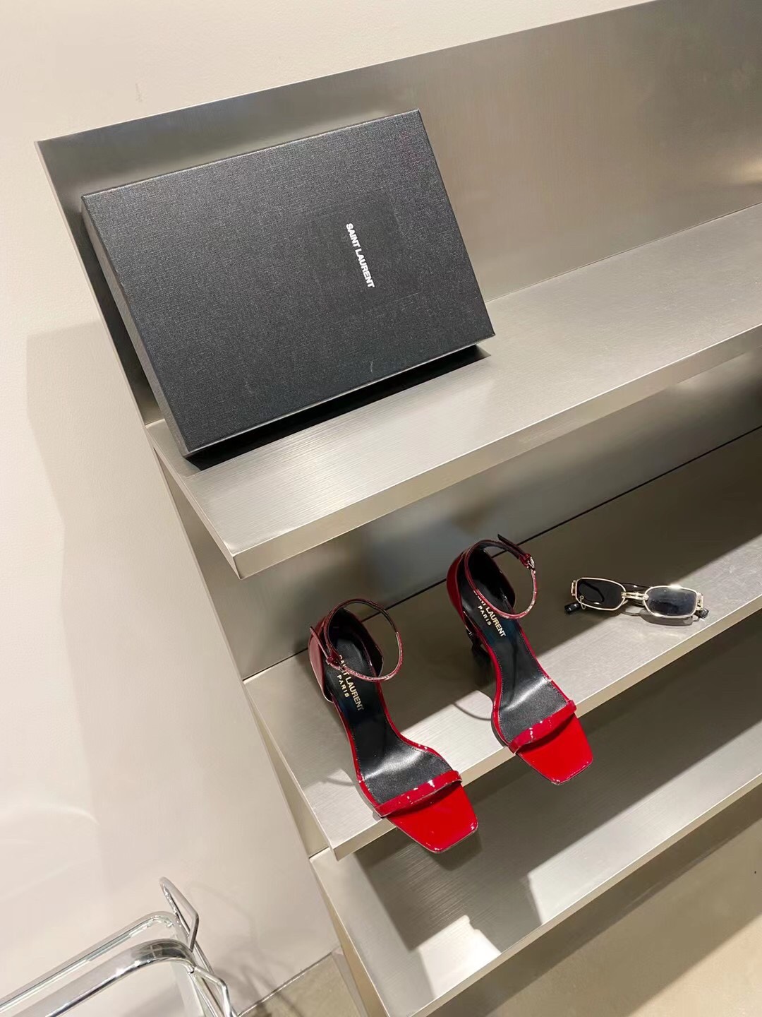 𝙎𝙖𝙞𝙣𝙩 𝙇𝙖𝙪𝙧𝙚𝙣𝙩 | 𝟐𝟎𝟐𝟏/𝐒𝐒 𝐧𝐞𝐰 YSL｜A beautiful classic Alphabet high-heeled sandals