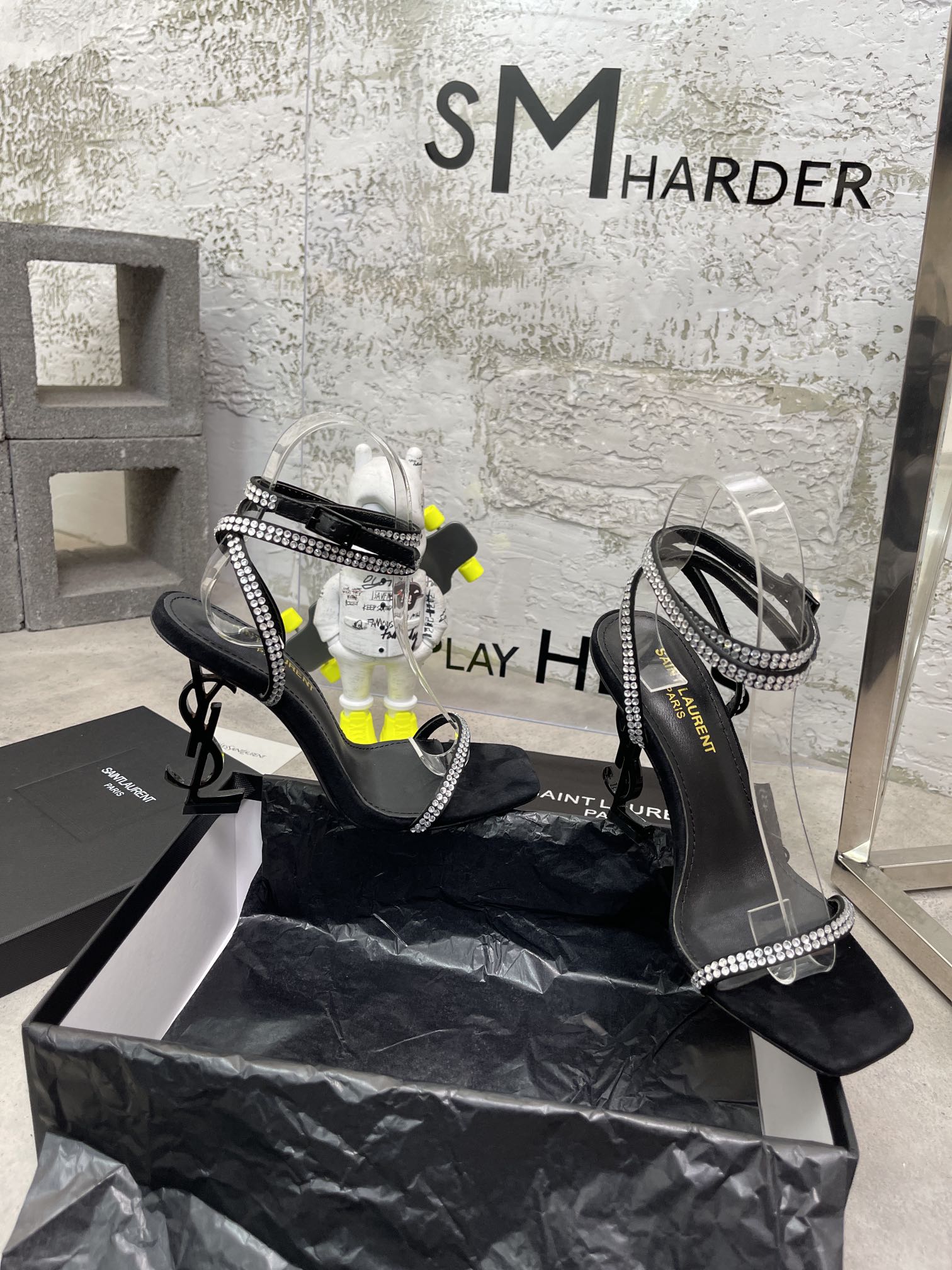 𝙎𝙖𝙞𝙣𝙩 𝙇𝙖𝙪𝙧𝙚𝙣𝙩 | 𝟐𝟎𝟐𝟐/𝐒𝐒 𝐧𝐞𝐰 YSL｜Early spring hot ysl high heel strappy sandals Italian leather sole