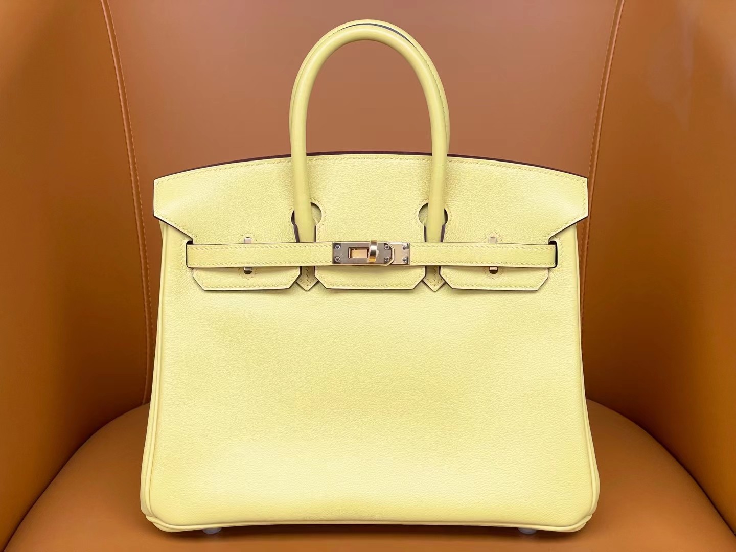 Birkin 25/30 Small chicken yellow swift skin gold buckle