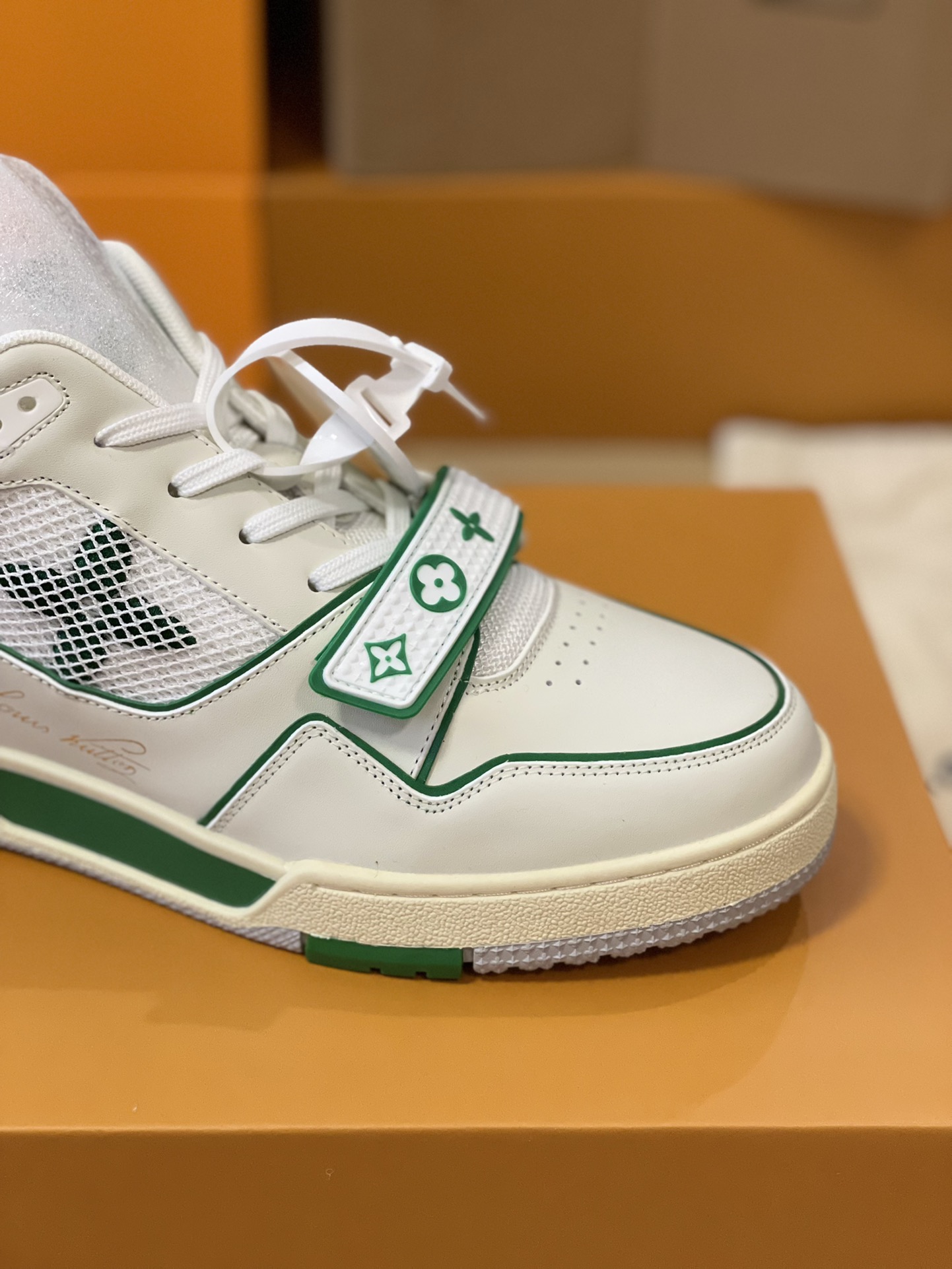 Louis Vuitton Trainer Couples Style 1A98UX