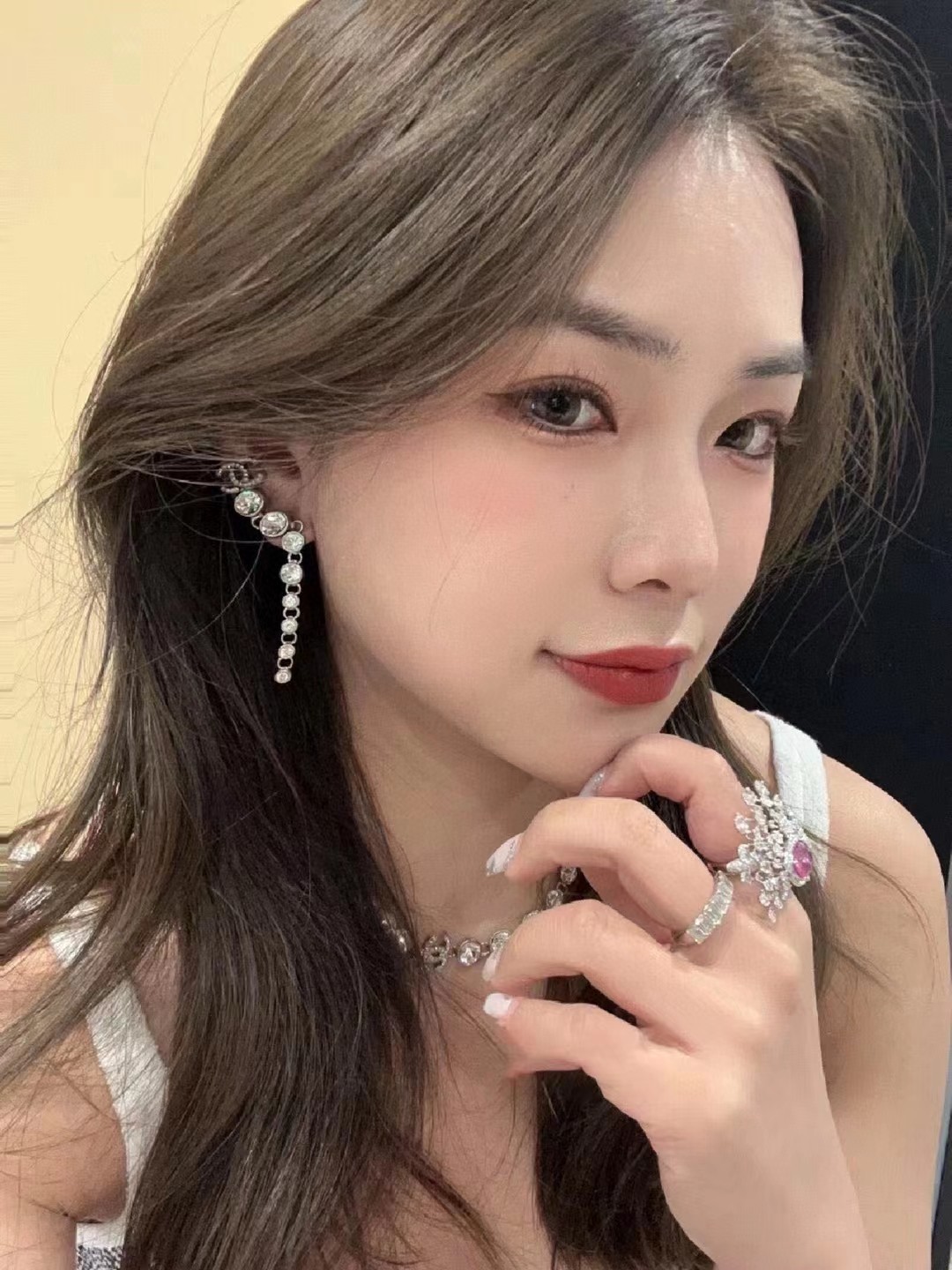 CHANEL🇫🇷Xiaoxiang tassel crystal diamond letter double c ear bone clip earrings