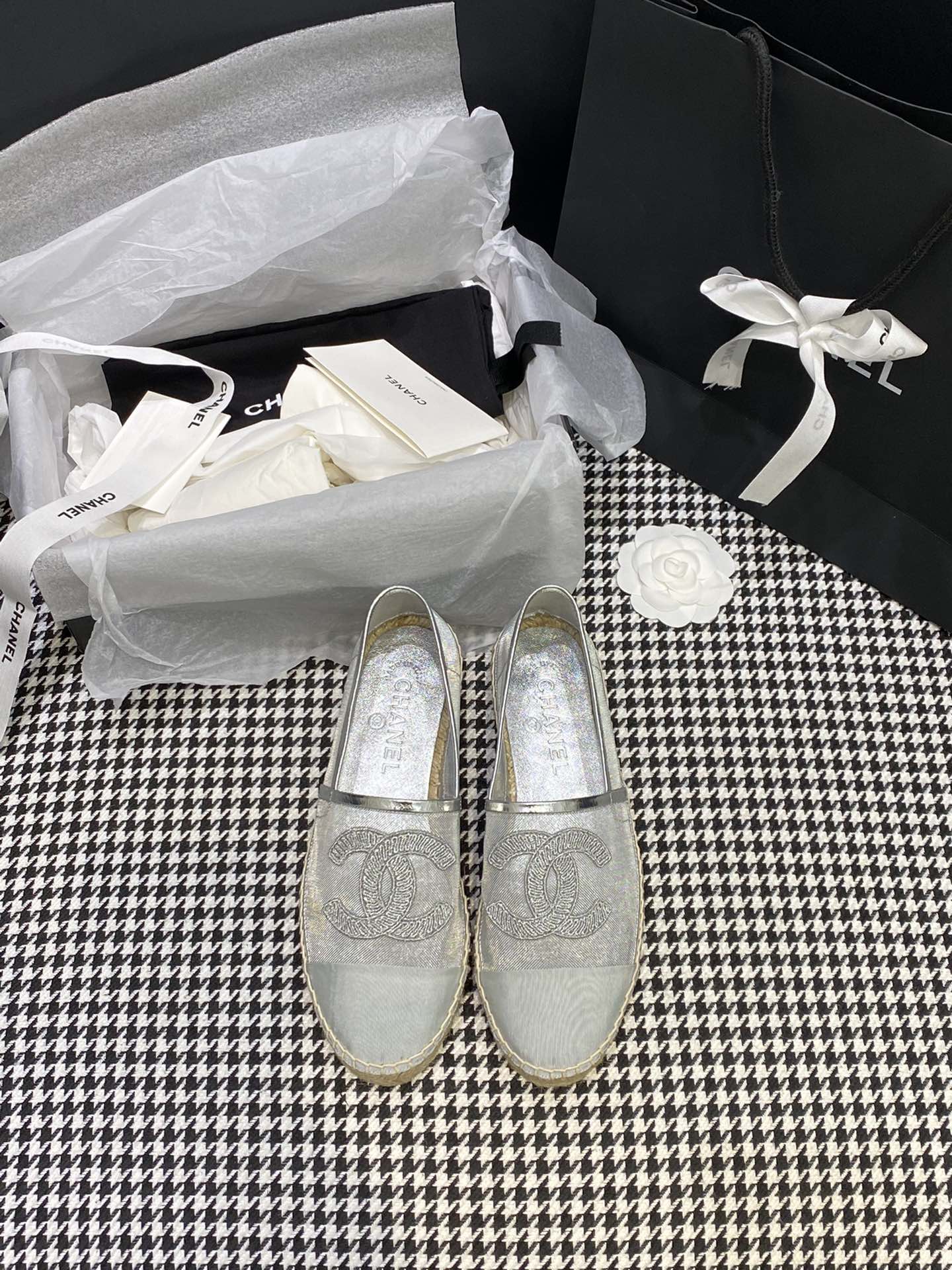 CHANEL fisherman shoes Chanel classic version of the original injection of rubber translucent rubber original color hemp sole