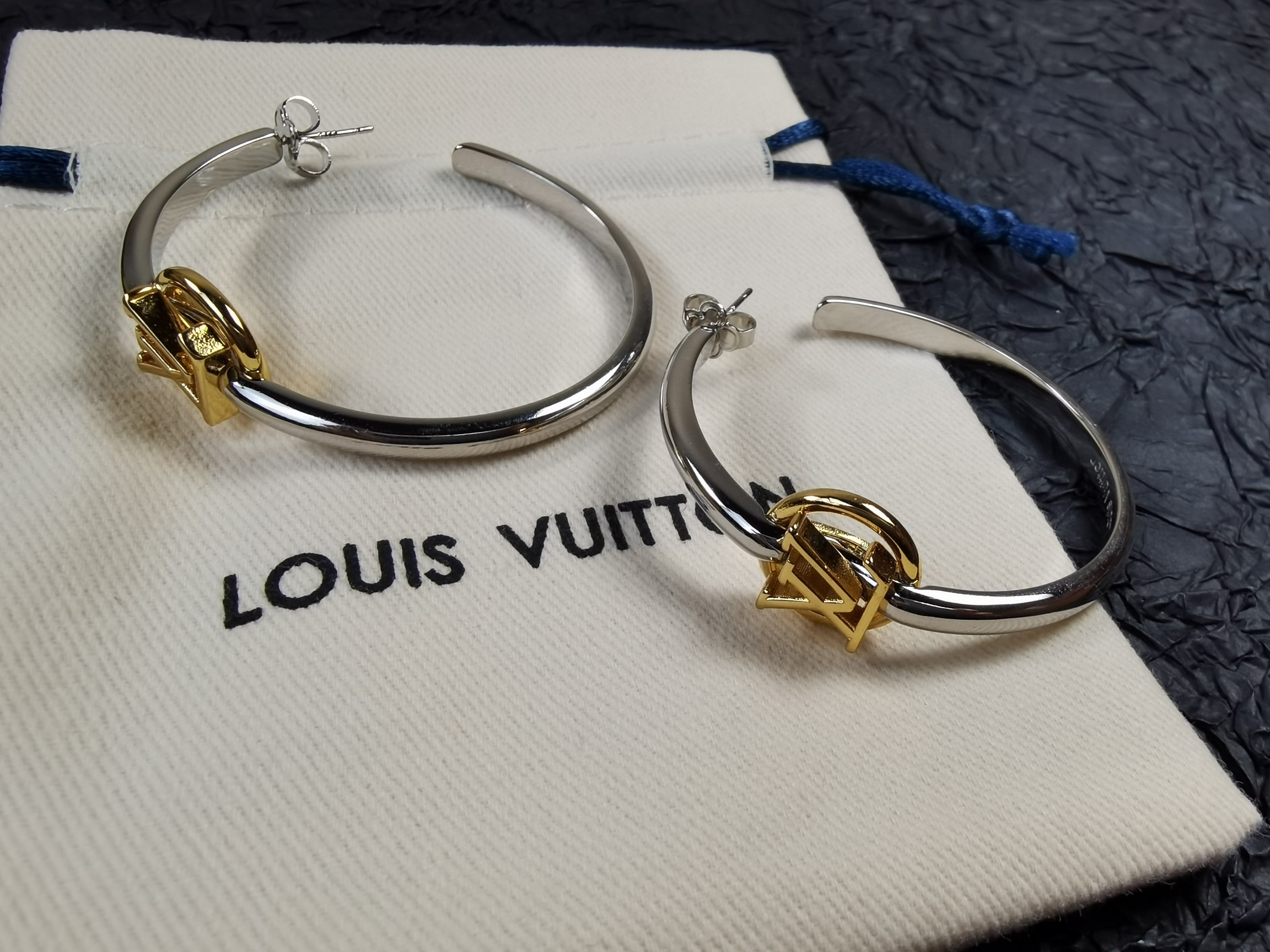 Louis Vuitton LV Cut-out earrings