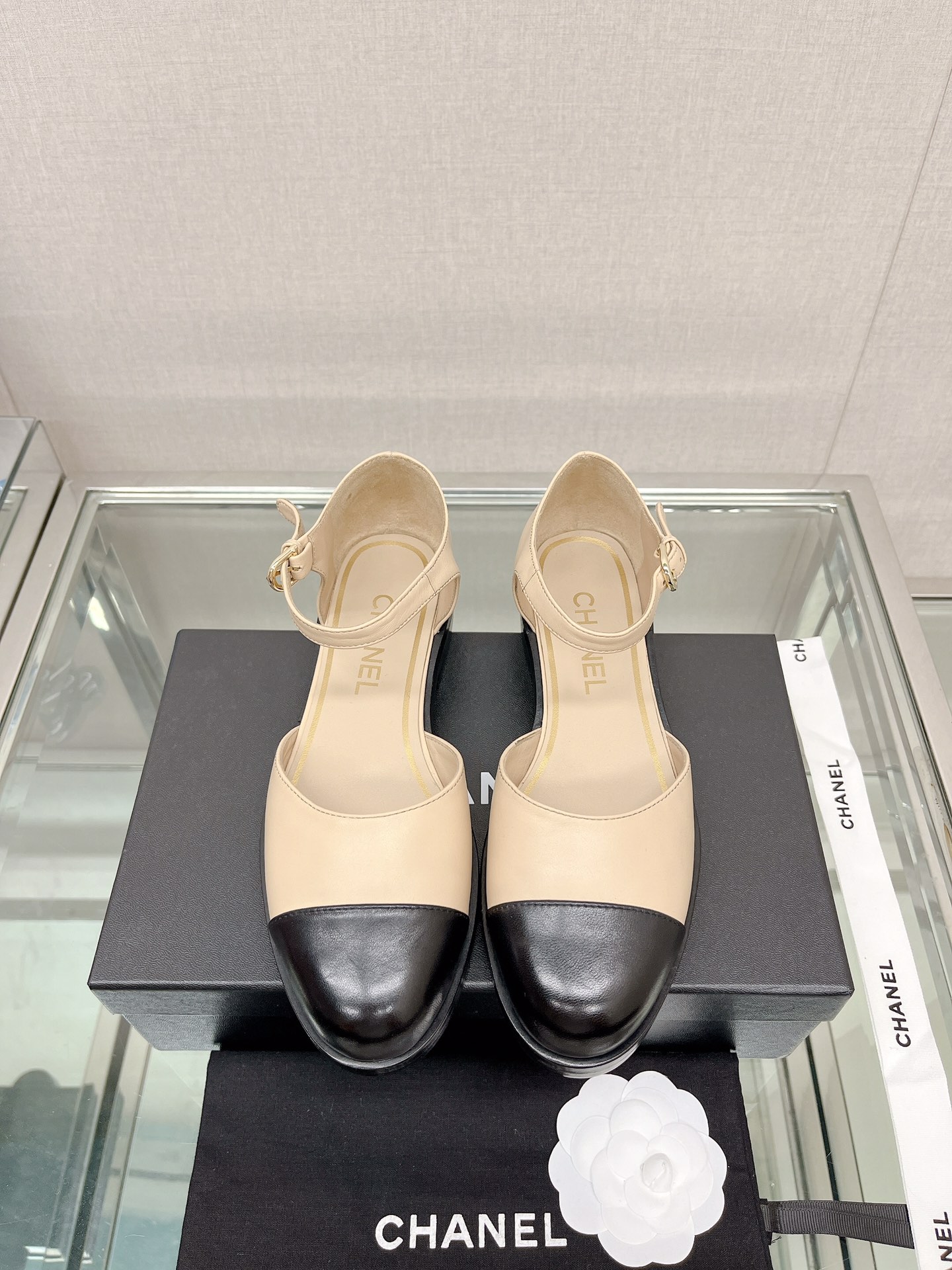 CHANEL 23Ss small incense thick bottom Mary Jane hollow sandals imported lambskin