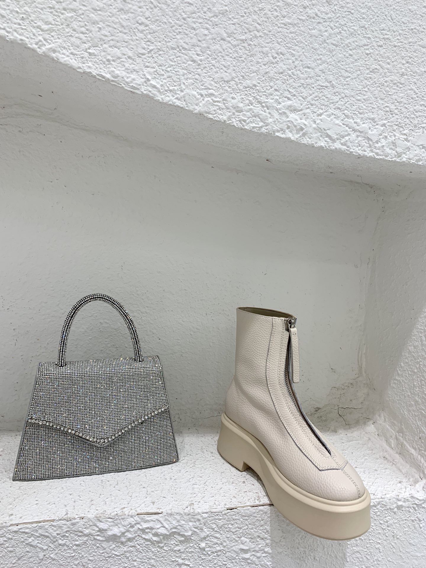 THE ROW · 𝟐𝟎𝟐𝟎 New autumn and winter products, top version ✔️ It's not too late, the original outsole