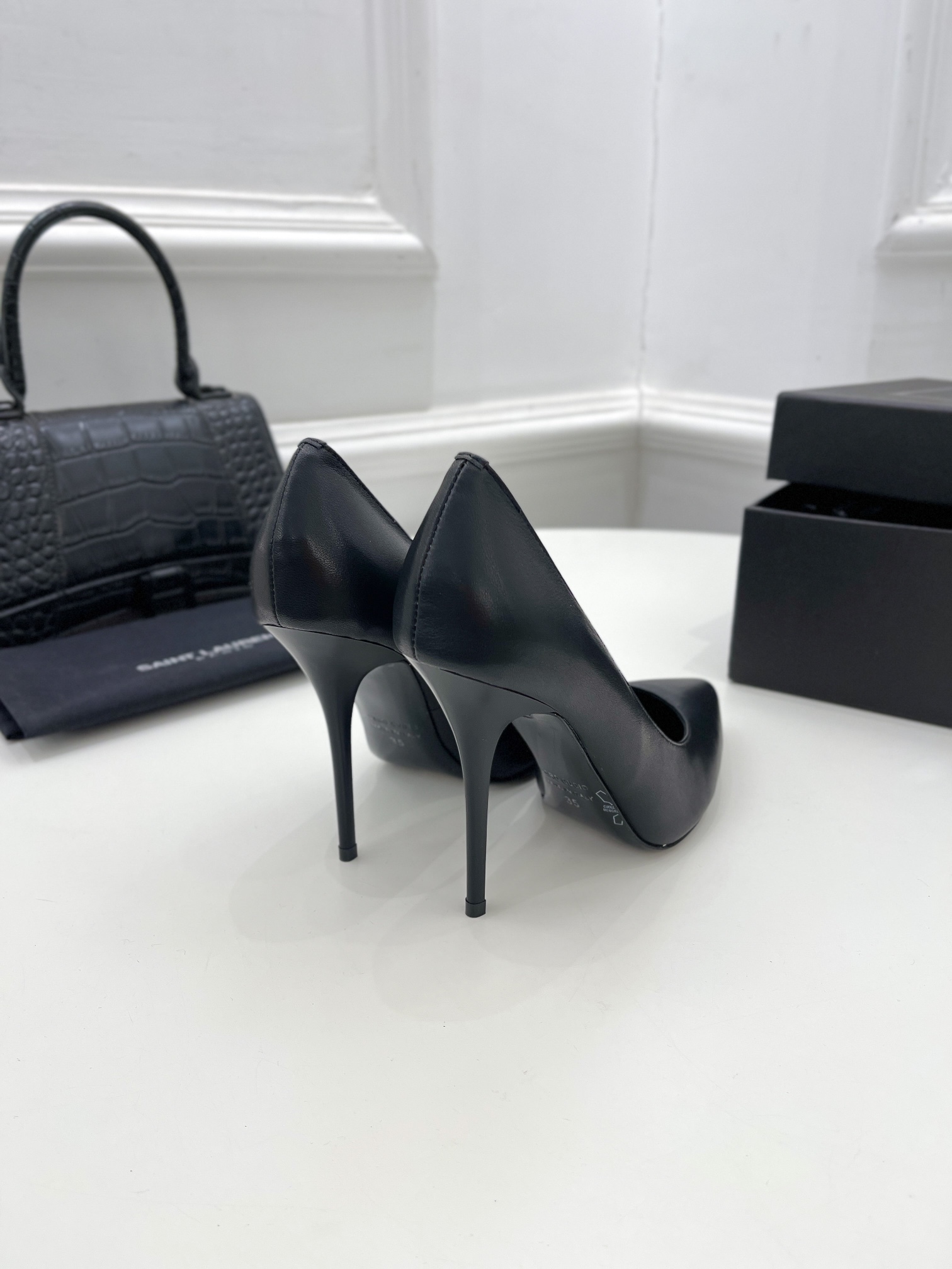𝙎𝙖𝙞𝙣𝙩 𝙇𝙖𝙪𝙧𝙚𝙣𝙩 | 𝟐𝟎𝟐𝟏/𝐒𝐒 𝐧𝐞𝐰 YSL｜Roland 2022/fw early spring new baked high heels