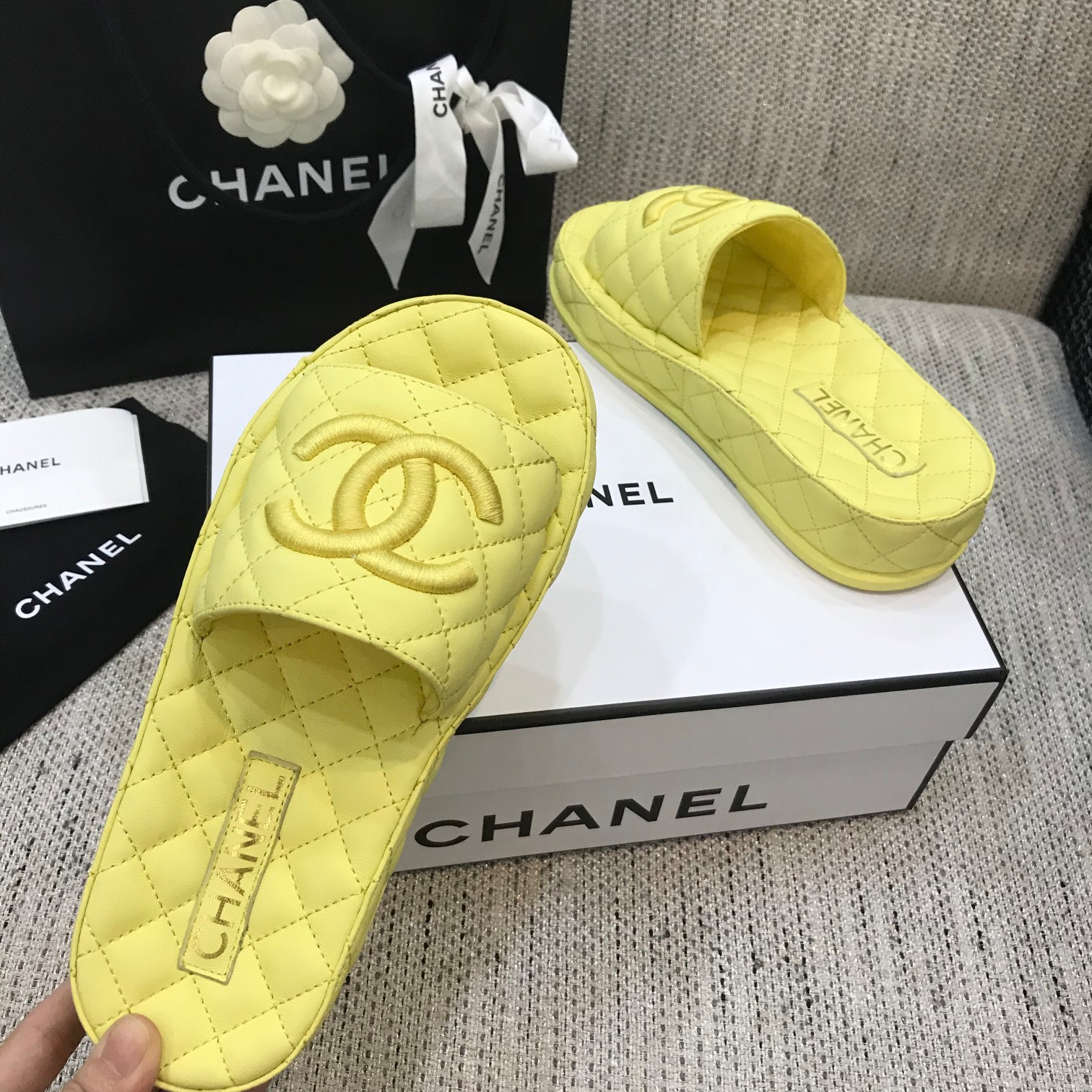 CHANEL 2022 early spring latest honey slippers fashion versatile series imported sheepskin cushioned feet