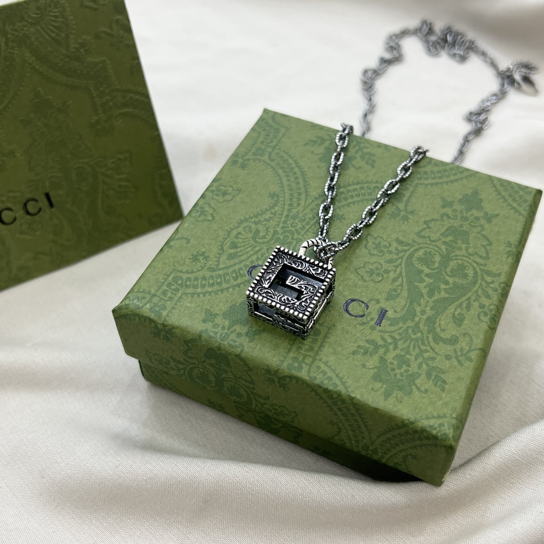 𝐆𝐮𝐜𝐜𝐢 925 Sterling Silver Square G Cutout Pendant Necklace