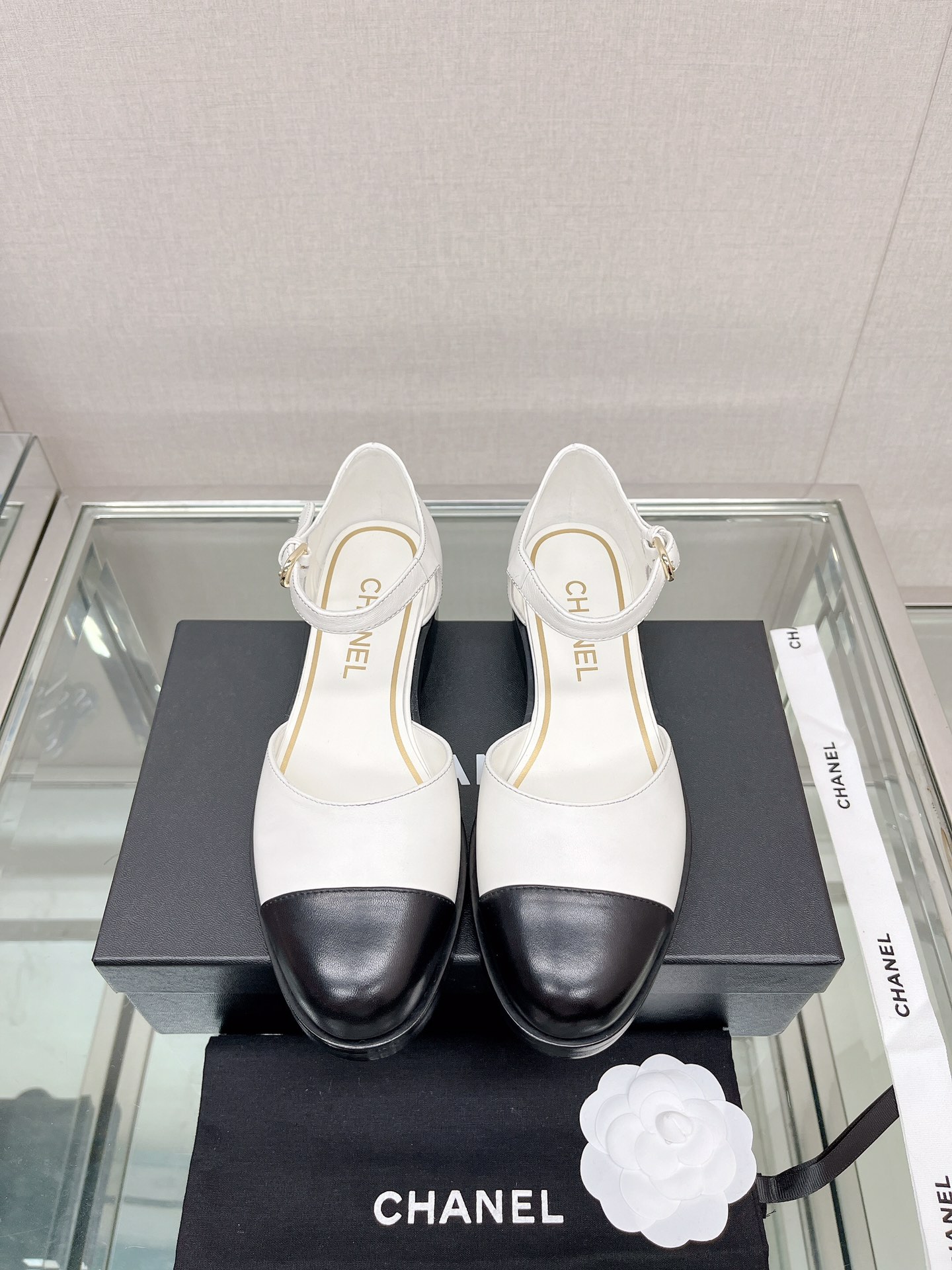 CHANEL 23Ss small incense thick bottom Mary Jane hollow sandals imported lambskin