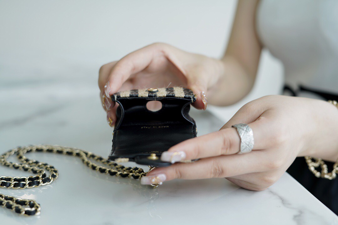 𝗖𝗛𝗔𝗘𝗡𝗟✦2021 𝗦𝘀 New spring and summer products Lafite series ◆ʚCute and lovely straw 𝙈𝙞𝙣𝙞 earphone bag