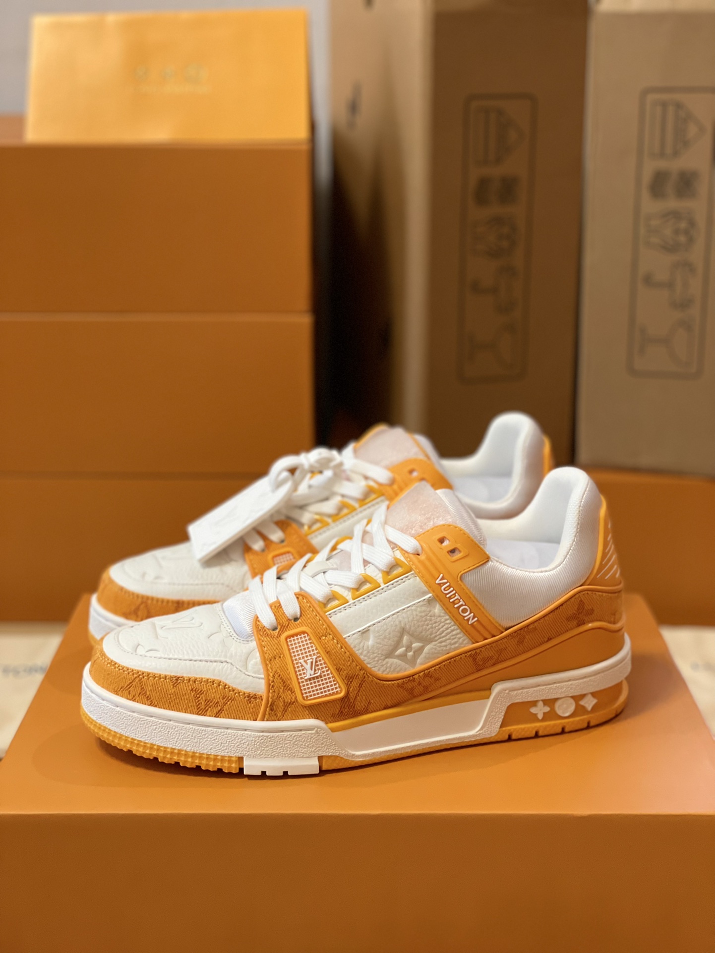 Louis Vuitton Trainer Couples Style 1A8FN8