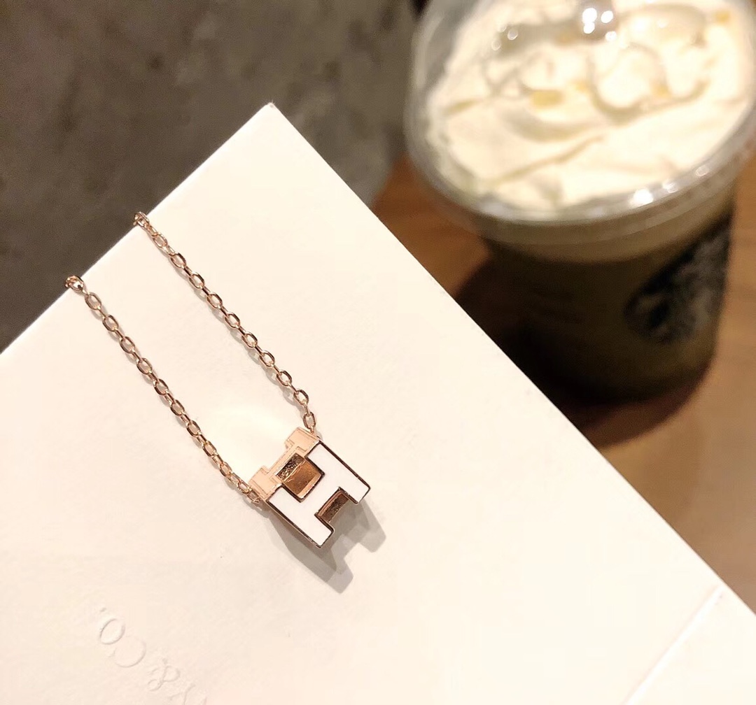 Hermes necklace