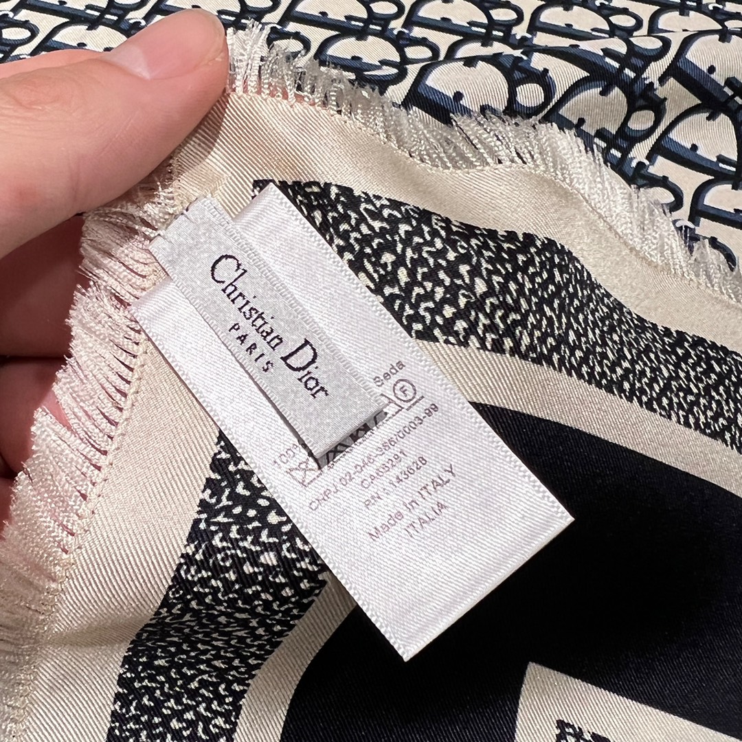 𝐃𝐢𝐨𝐫 ·《Bookmark Square Scarf》Navy Blue 100% Silk