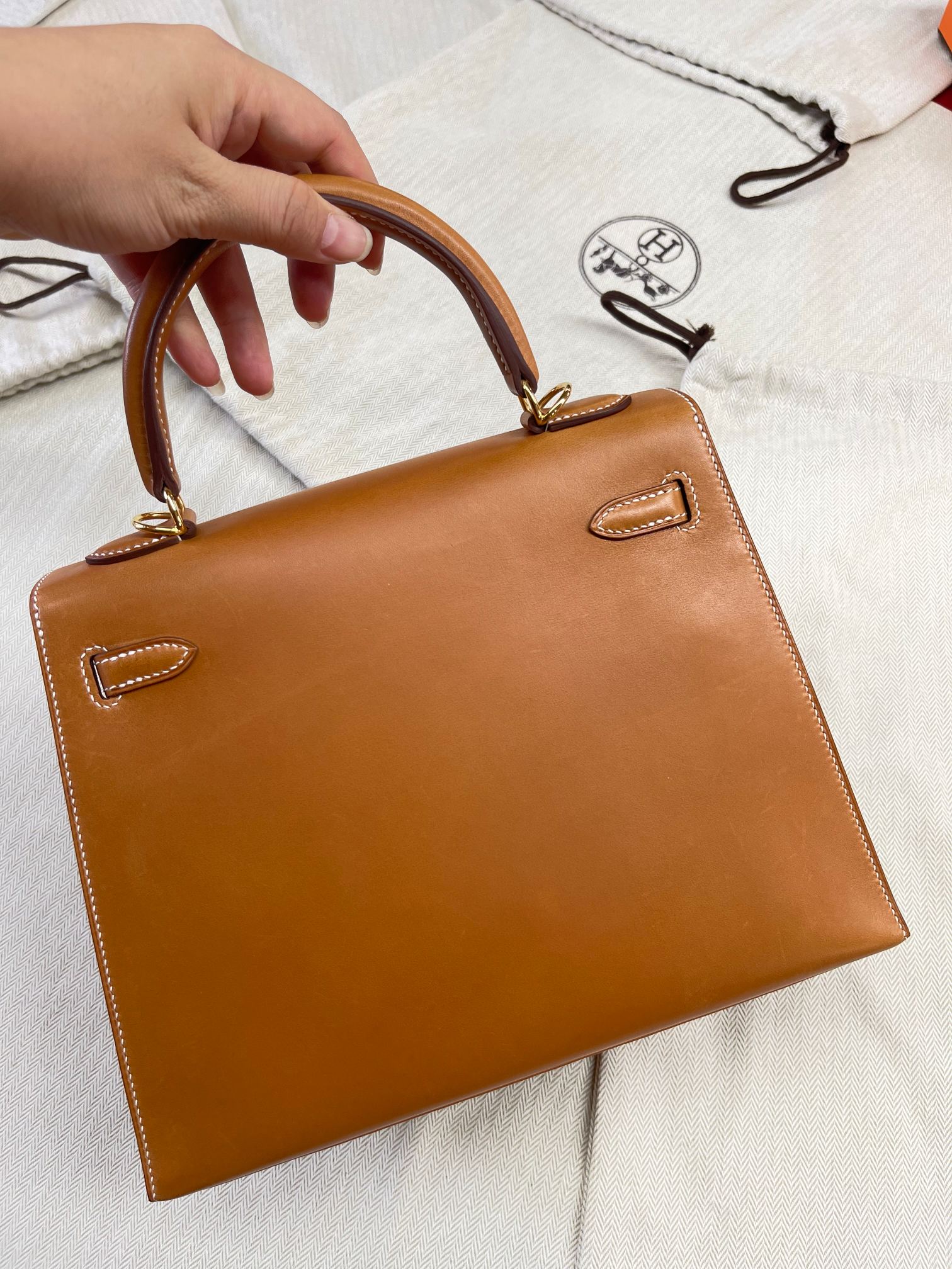 Kelly25 Golden Brown Saddle Leather Gold Buckle Outseam