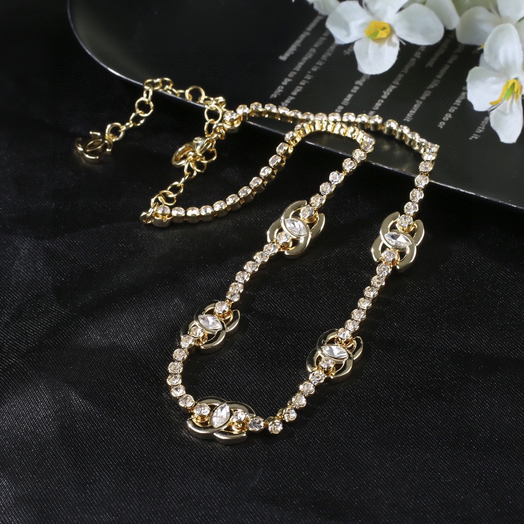 CHANEL🇫🇷Xiao Xiang New Crystal Necklace