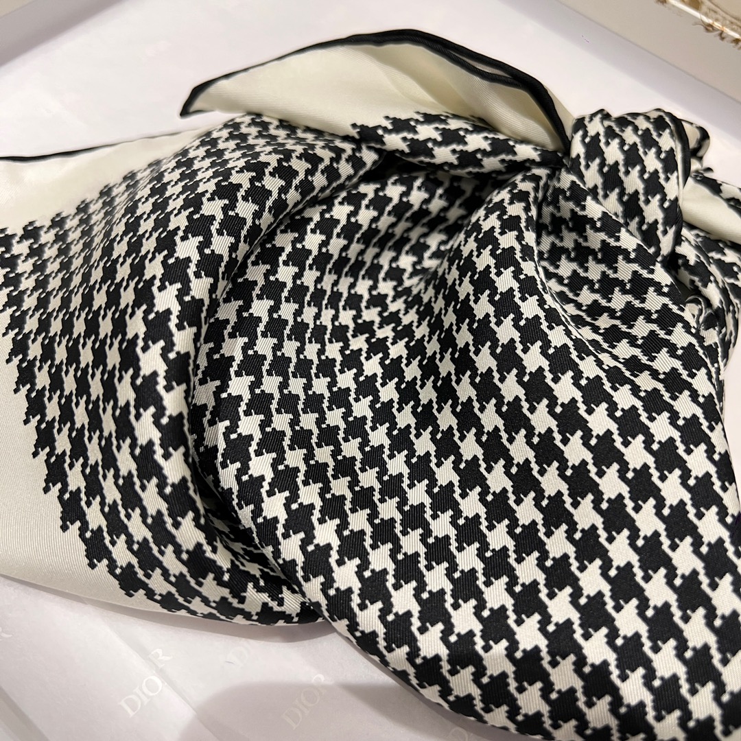 𝐃𝐢𝐨𝐫 ·《千鸟格方巾》黑色100%桑蚕丝