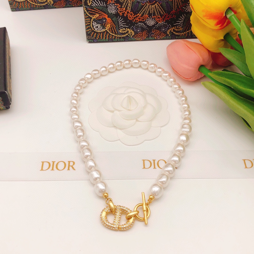 Dior necklace