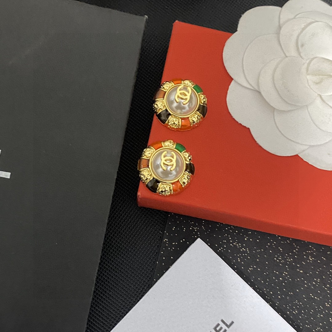 CHANEL🇫🇷Xiaoxiang earrings new style