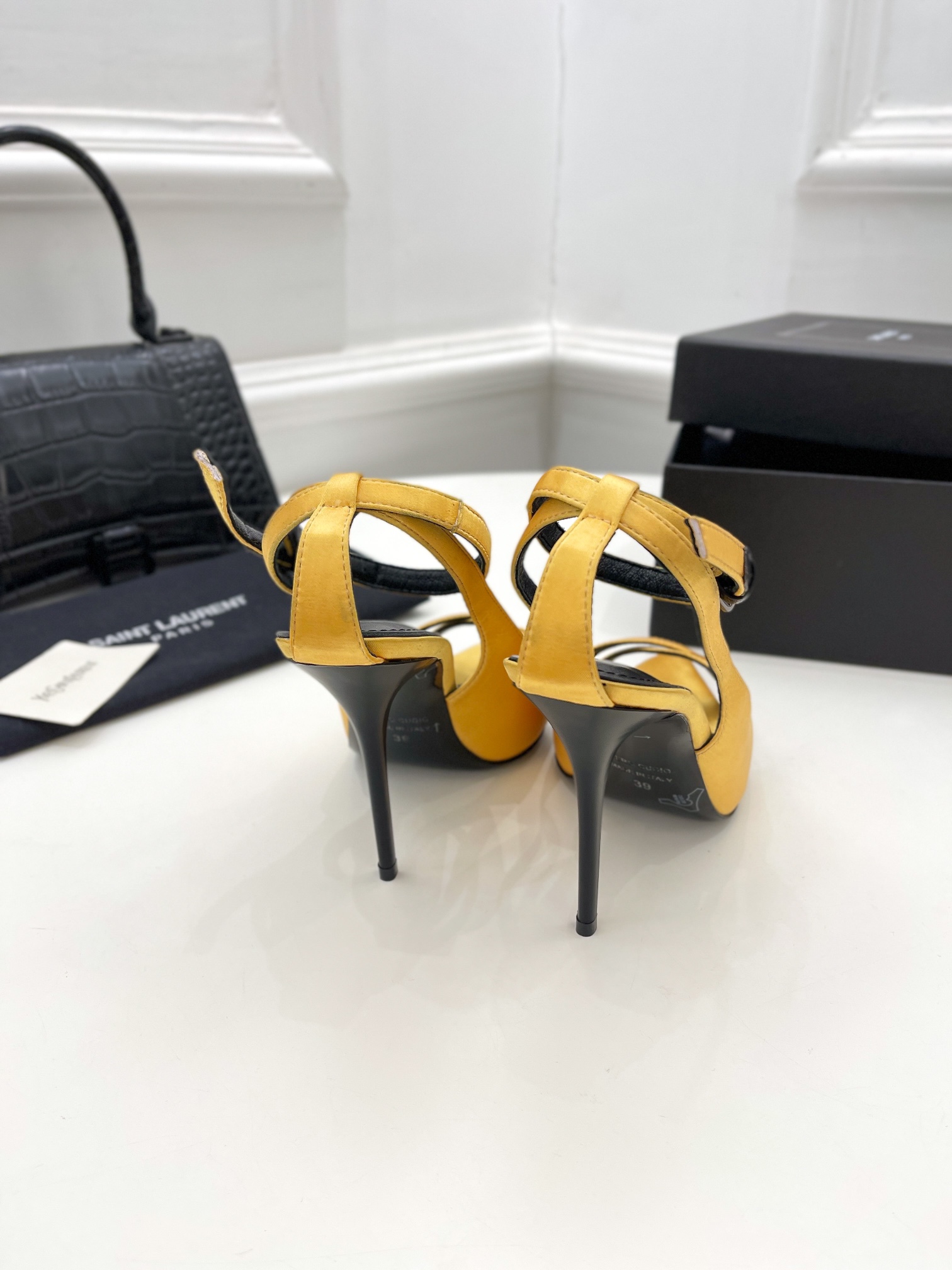 𝙎𝙖𝙞𝙣𝙩 𝙇𝙖𝙪𝙧𝙚𝙣𝙩 | 𝟐𝟎𝟐𝟏/𝐒𝐒 𝐧𝐞𝐰 YSL｜Roland 2022/fw early spring new baked high heels