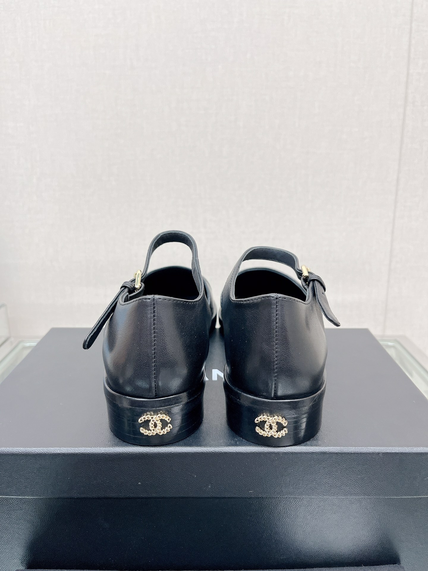 CHANEL 23Ss small incense thick bottom Mary Jane hollow sandals imported lambskin