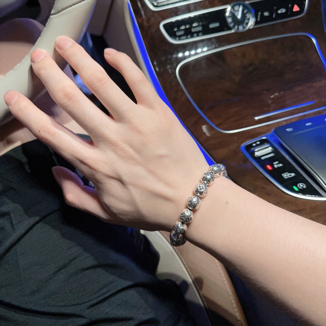 Louis Vuitton LV bracelet🇷🇼 multi-element thai silver style bracelet Couple with the same model