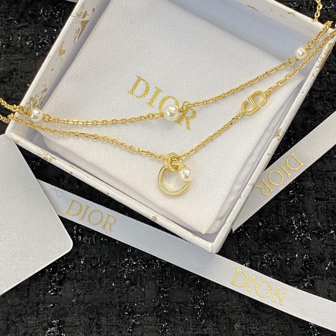 Dior necklace