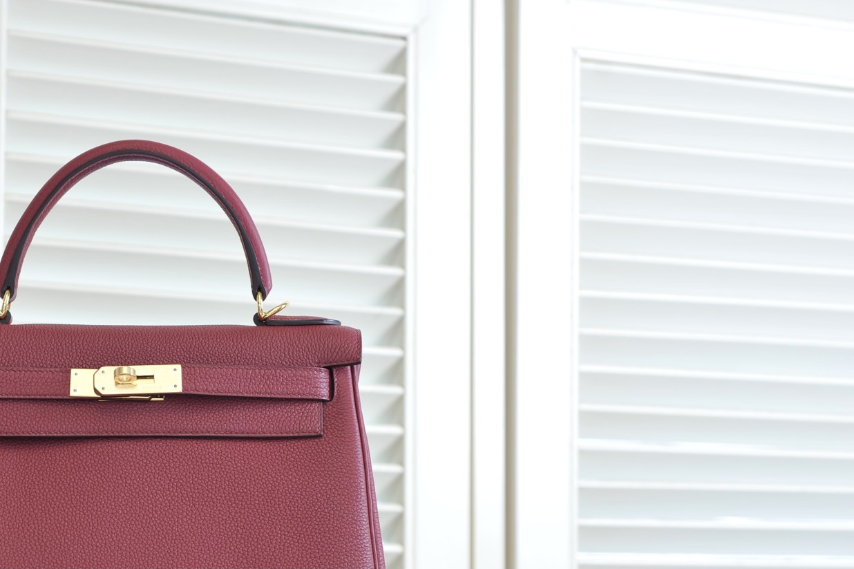 Kelly28 garnet red togo leather gold buckle