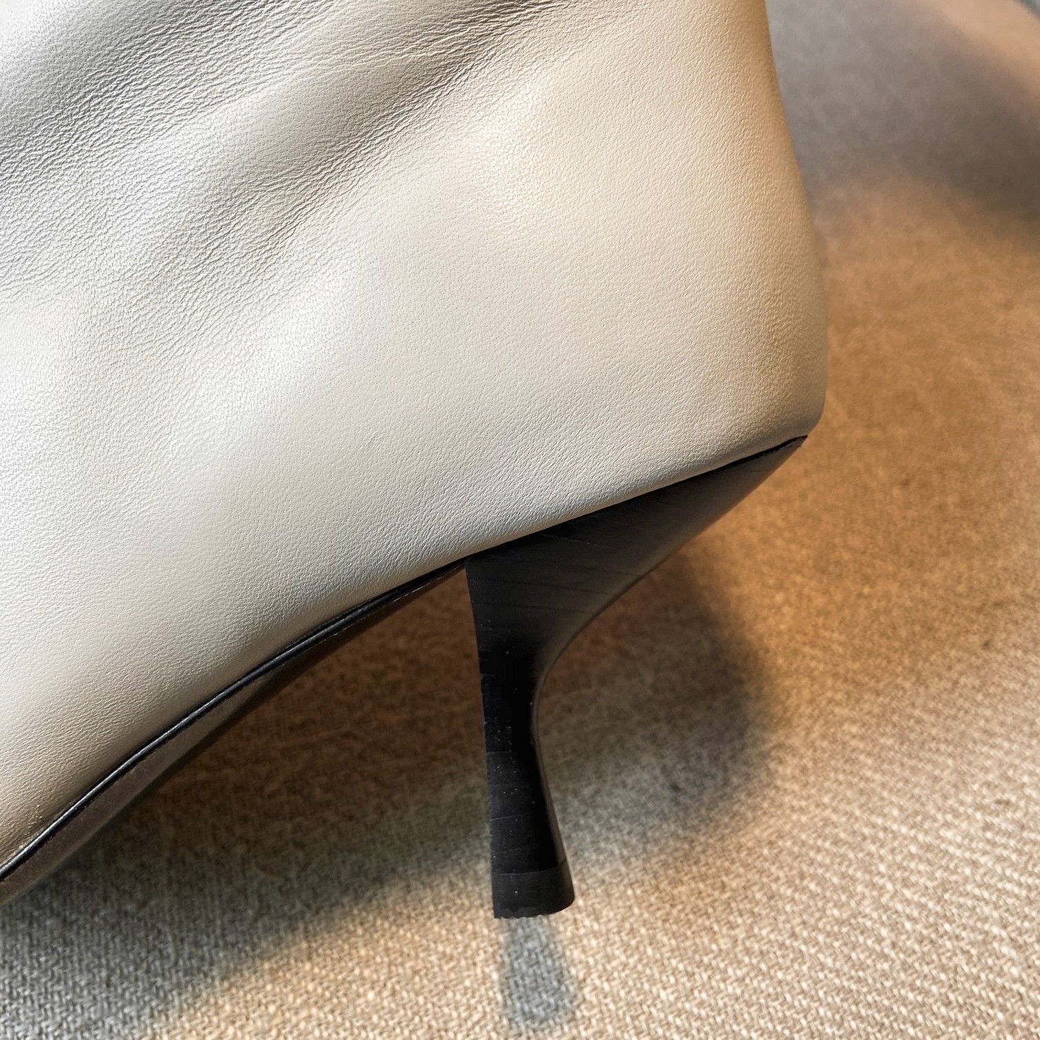 THE ROW · Autumn and winter exclusive beautiful fairy boots Original custom super soft lambskin material Heel height: 7cm