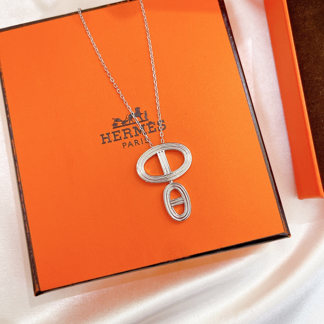 Hermes necklace