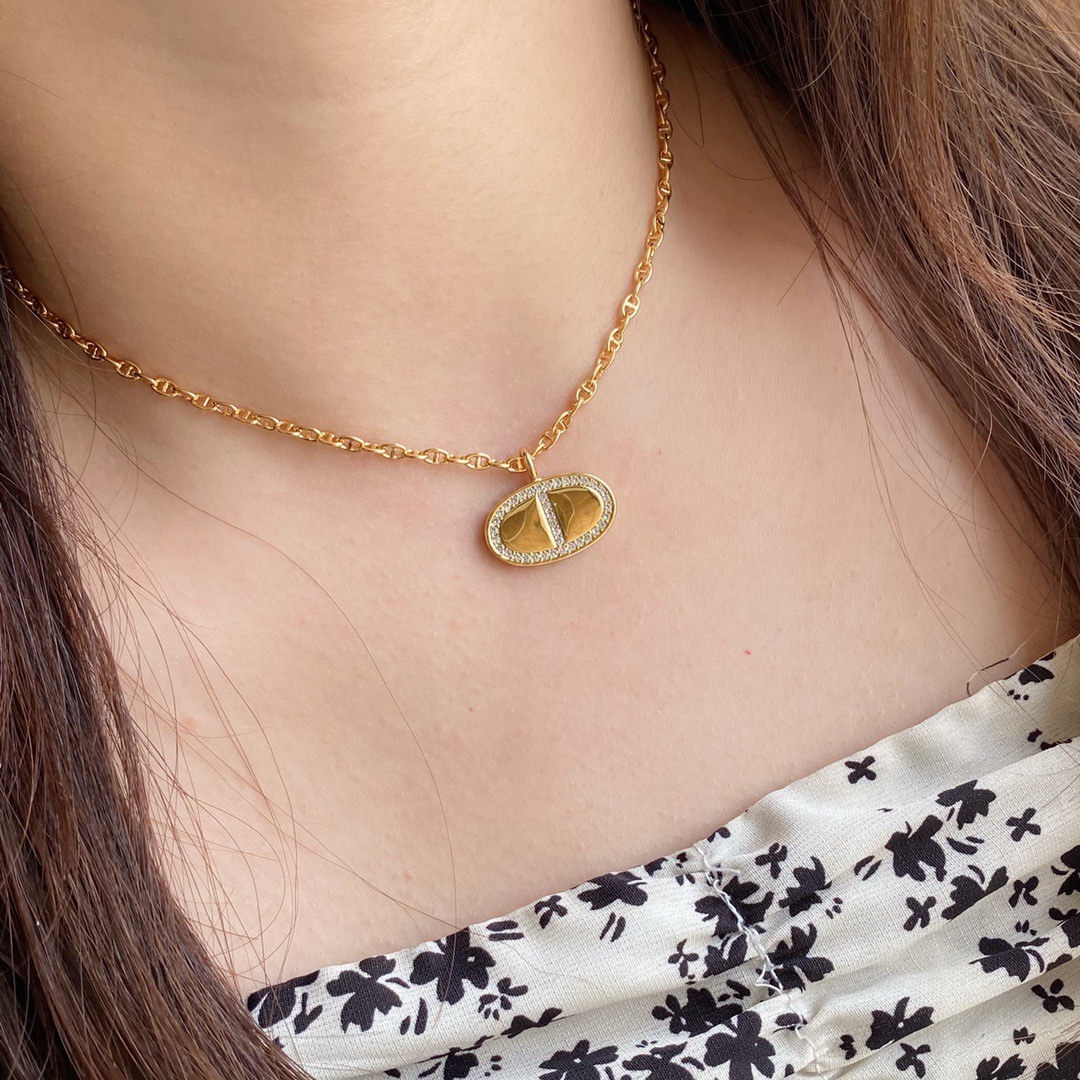 Hermes necklace