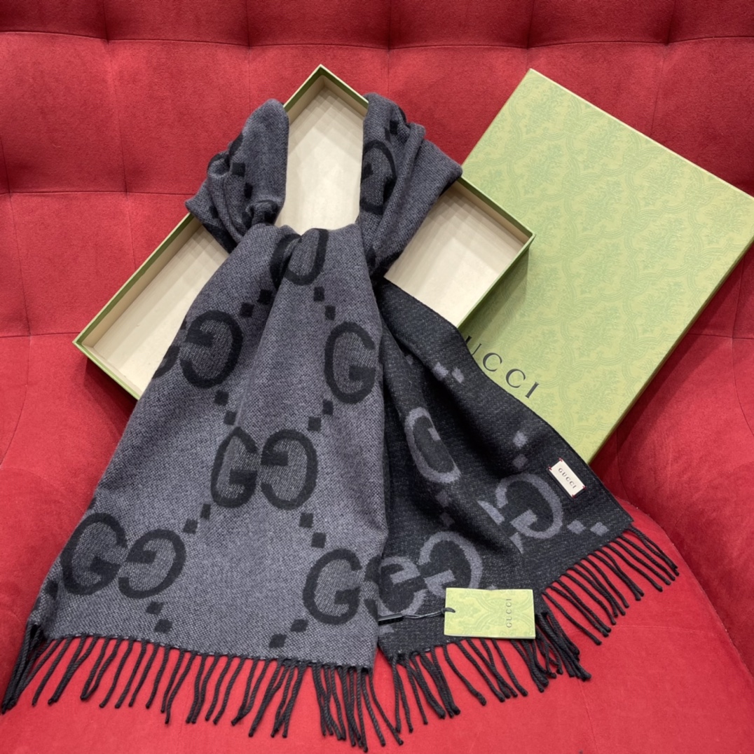 GUCCI Double-sided big 𝐆 tassel scarf 100% cashmere