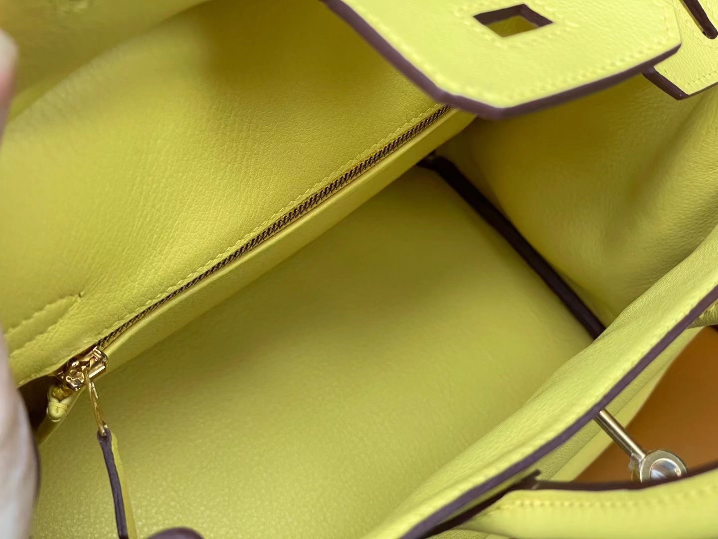 Birkin 25/30 Small chicken yellow swift skin gold buckle