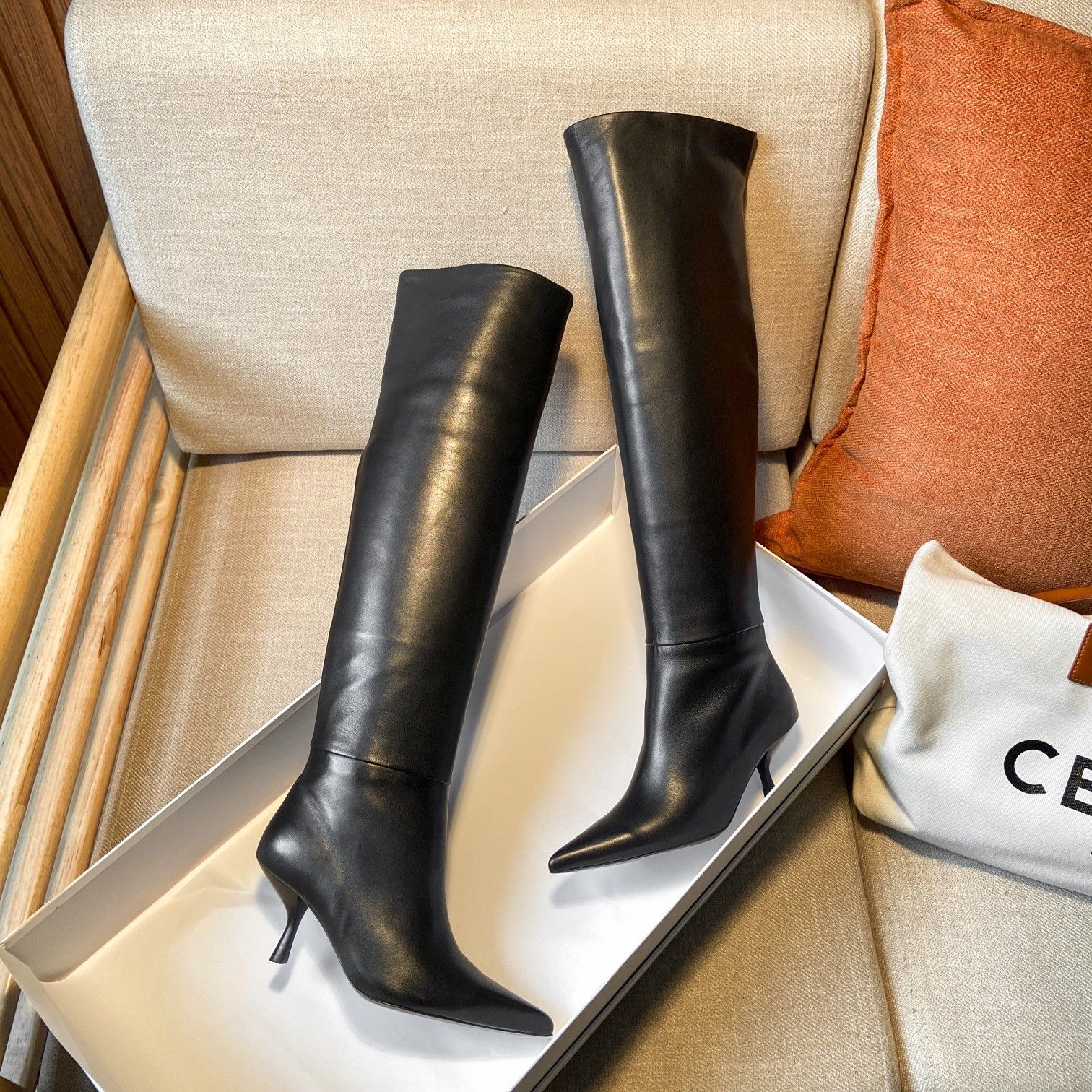 THE ROW · Autumn and winter exclusive beautiful fairy boots Original custom super soft lambskin material Heel height: 7cm