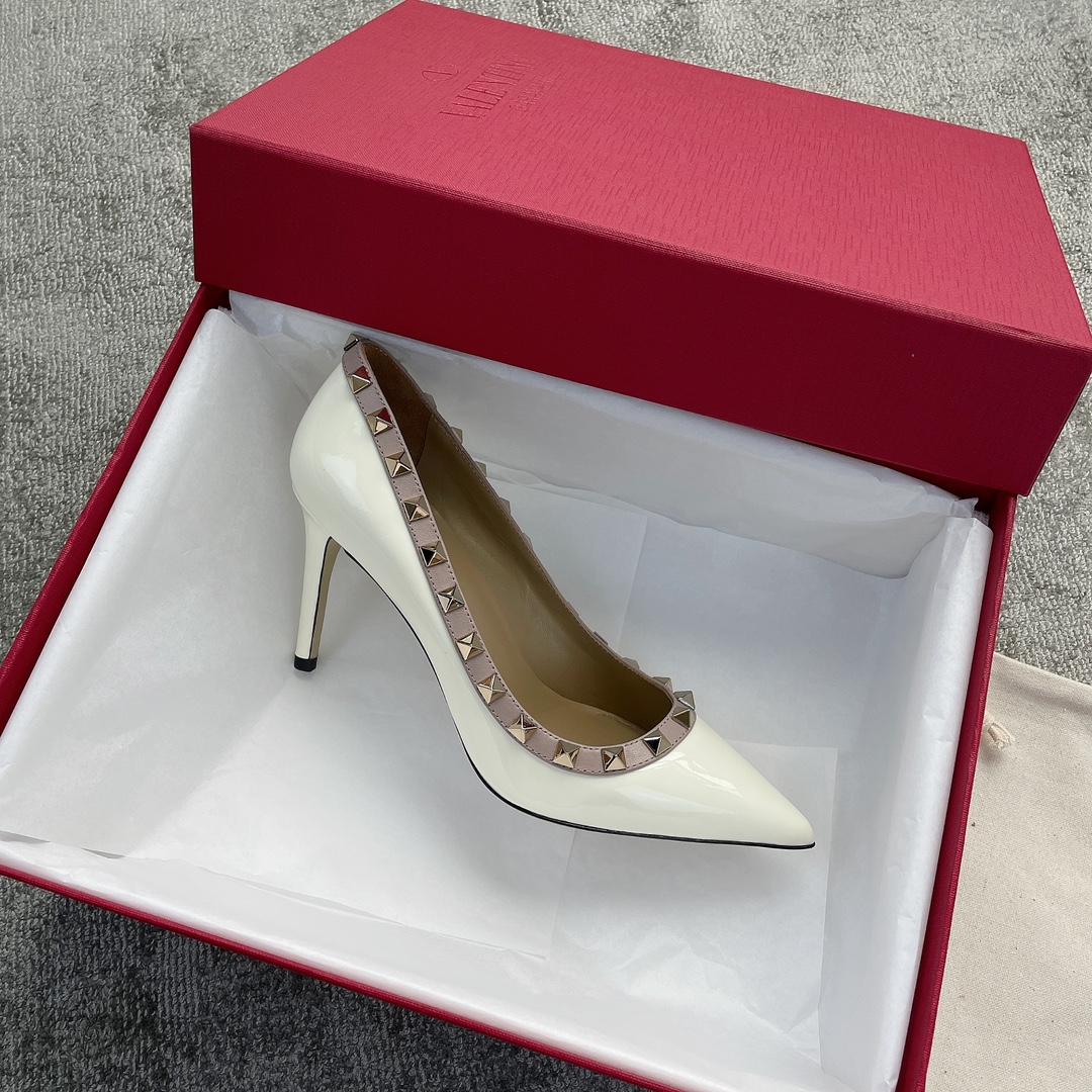 Valentino VT Collection High Heeled Single Shoes 8.5CM Patent Leather White