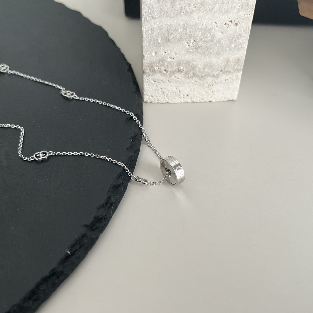 𝐆𝐮𝐜𝐜𝐢 ICON series hollow heart pendant love necklace