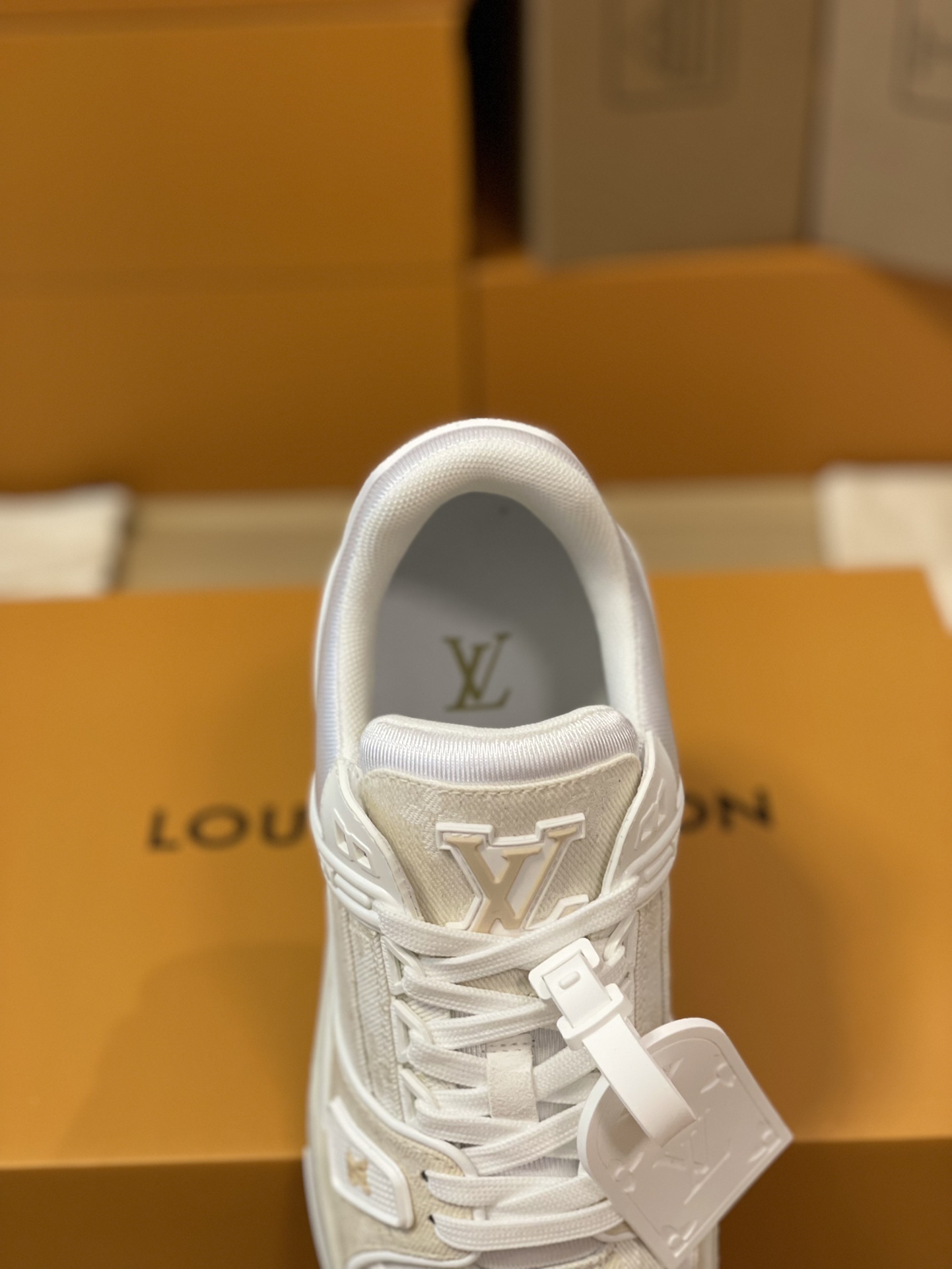 Louis Vuitton  Trainer 情侣款 款号1A8Z4S