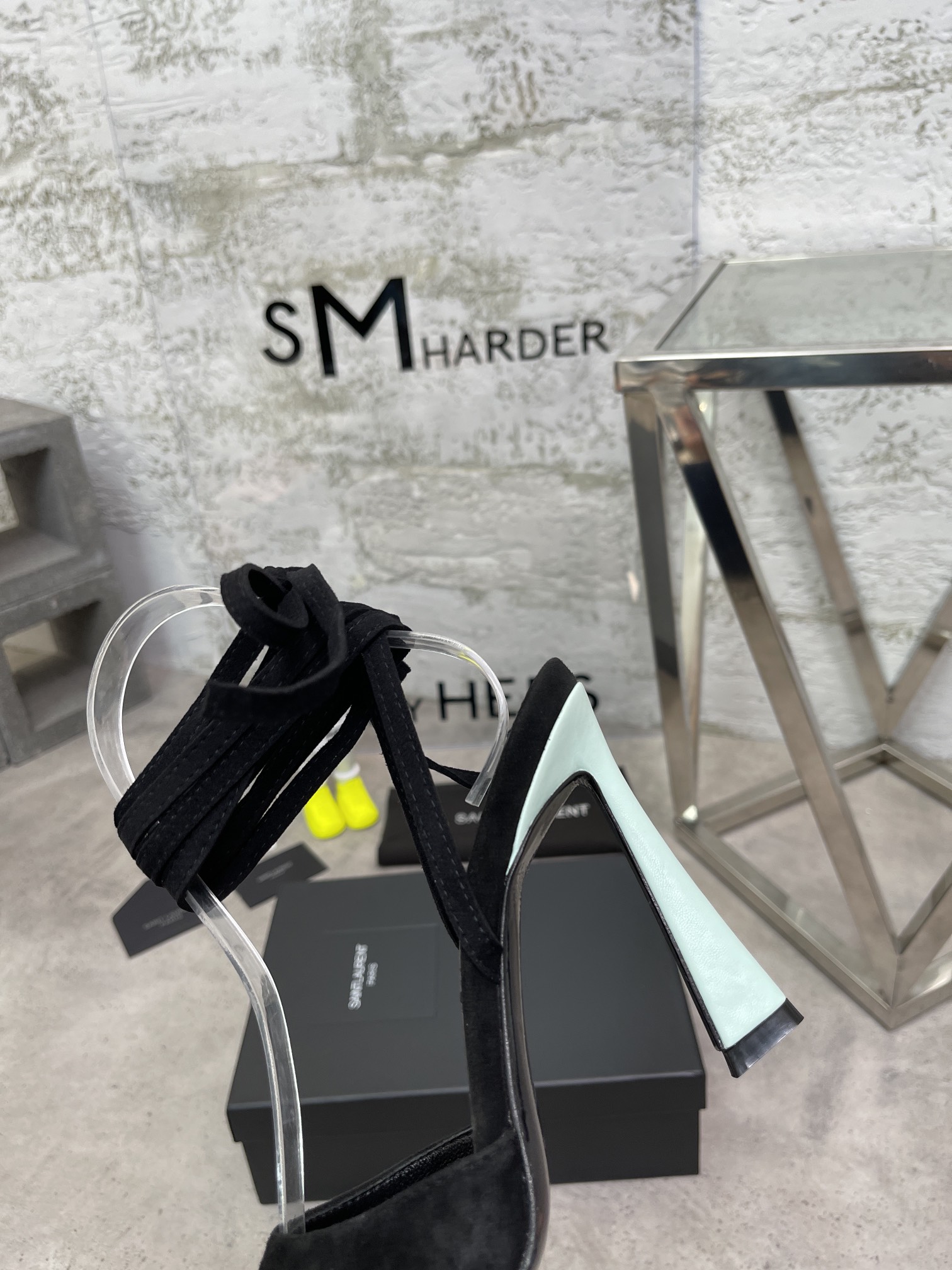 𝙎𝙖𝙞𝙣𝙩 𝙇𝙖𝙪𝙧𝙚𝙣𝙩 | 𝟐𝟎𝟐𝟐/𝐒𝐒 𝐧𝐞𝐰 YSL｜Early spring hot ysl high heel strappy sandals Italian leather sole