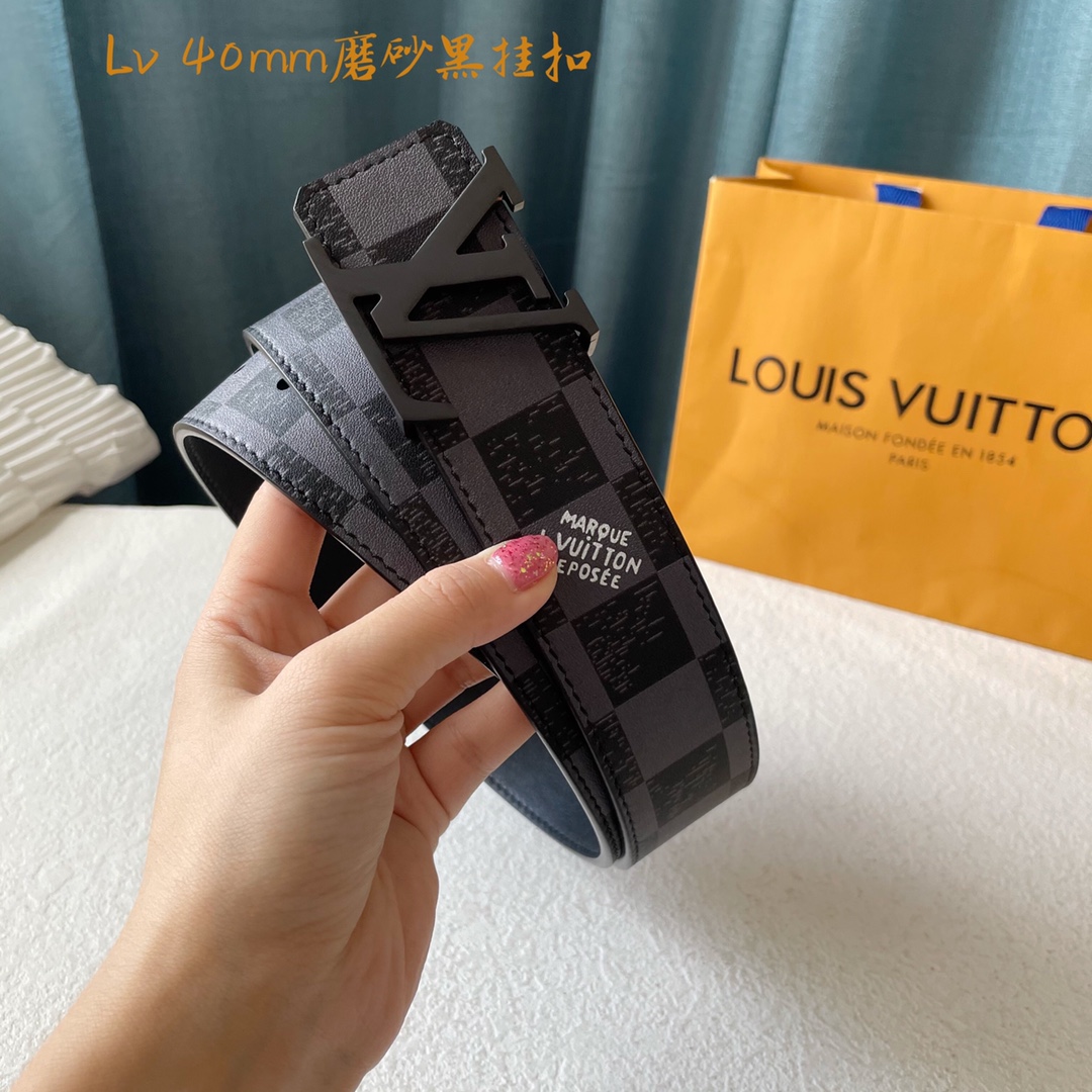 LOUIS VUITTO Covered 40mm belt with stylish double fabric