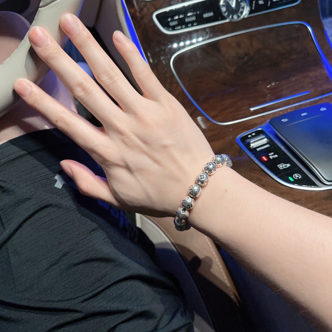 Louis Vuitton LV bracelet🇷🇼 multi-element thai silver style bracelet Couple with the same model