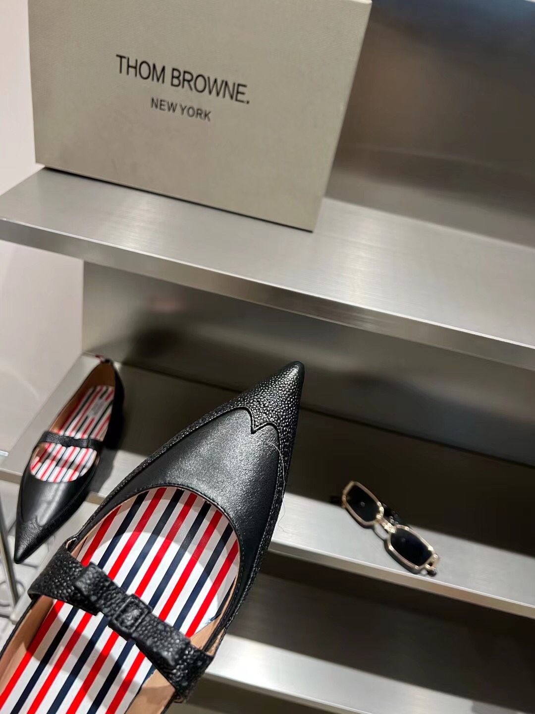 Thom Browne | 𝟐𝟎𝟐𝟏/𝐒𝐒 𝐧𝐞𝐰 Tom Brown 2022/AW Pointed Toe Chic Single Shoes